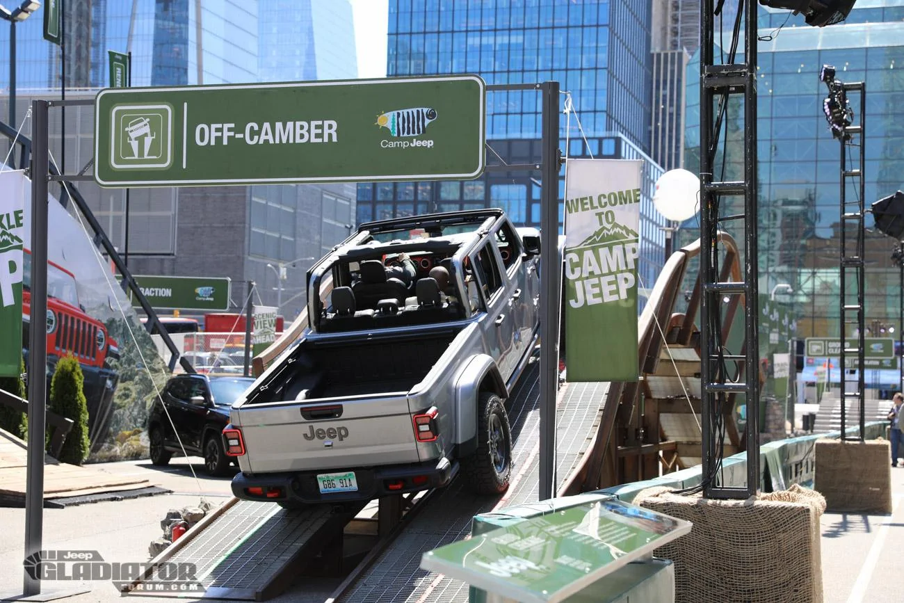 Jeep Gladiator 2019 NY Auto Show: Jeep Gladiators on Display A33A8464