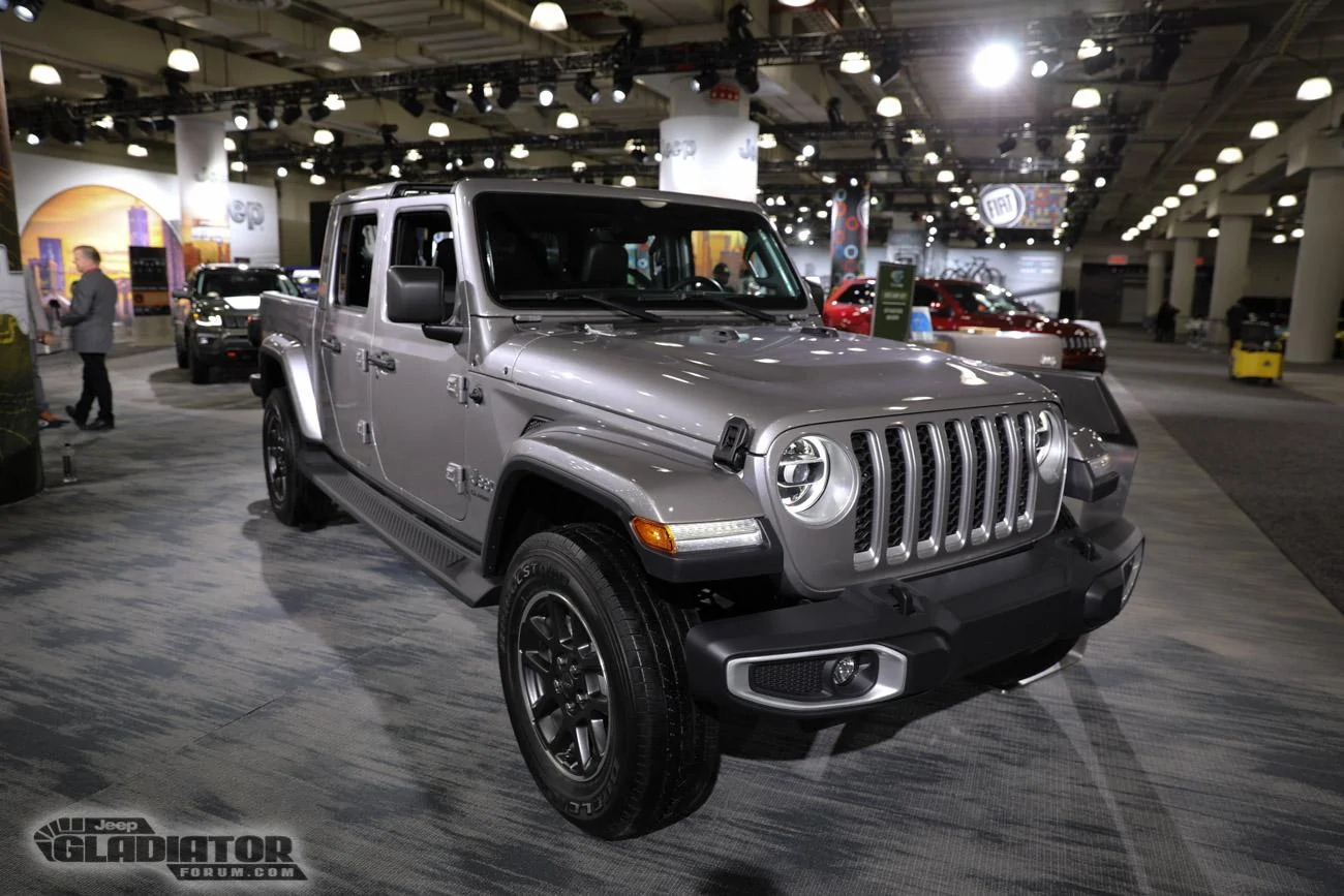 Jeep Gladiator BILLET SILVER Gladiator JT Club Billet-Silver-Jeep-Gladiator-Pickup-JT-A33A8418