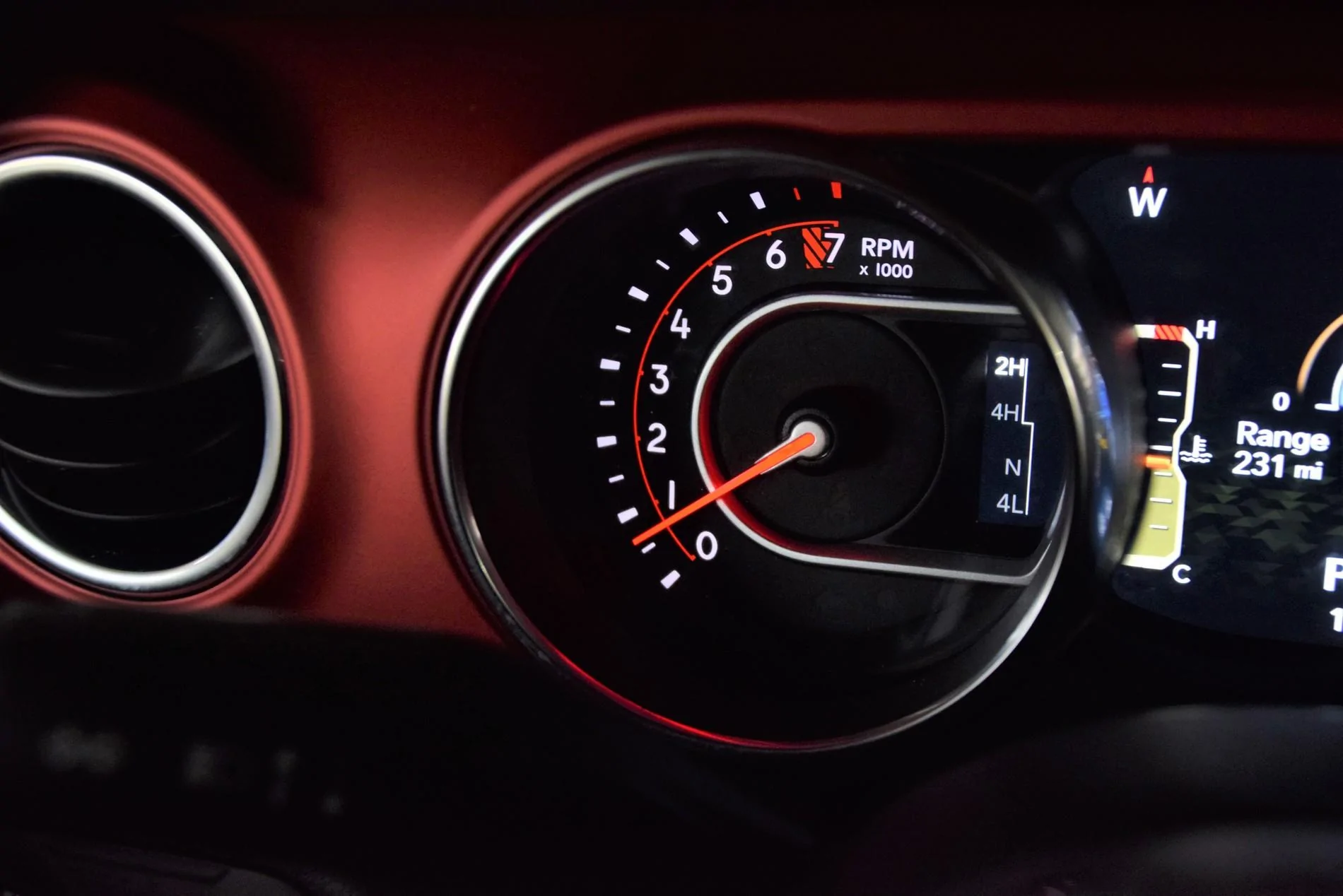 Jeep Gladiator Jeep Gladiator Named 2019 Wards 10 Best Interiors red%20gauge%20closeu