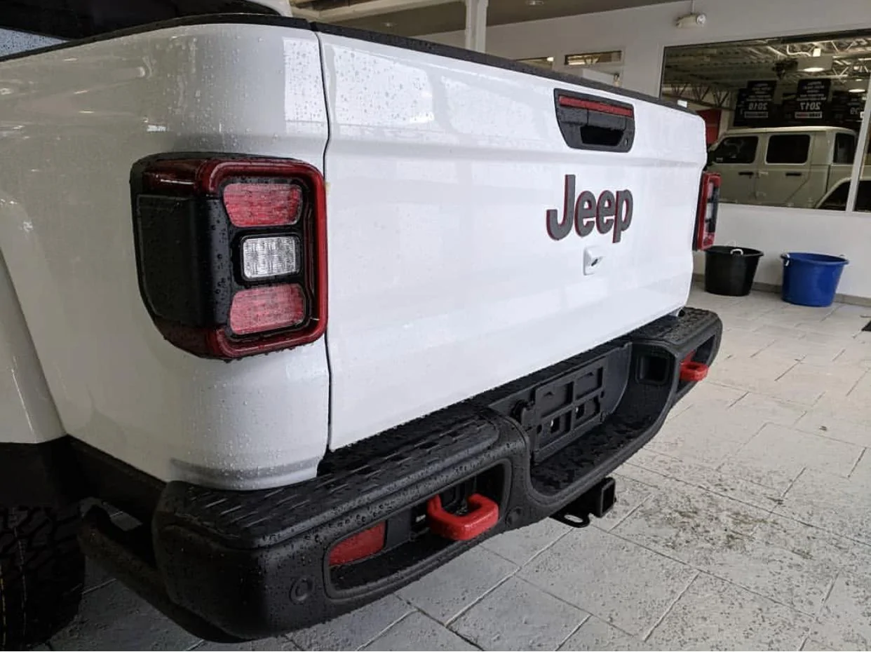 Jeep Gladiator BRIGHT WHITE Gladiator JT Club 29A2D1AA-3AB5-4B6A-876C-CD266C87AF15