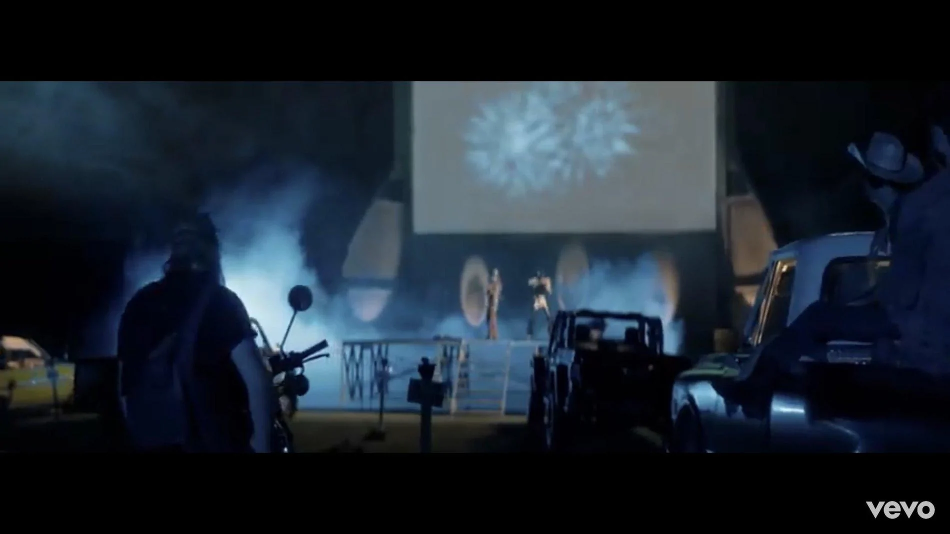 Jeep Gladiator So, saw a Gladiator (rubicon) in a Music video last night EA58ED0A-40E4-46C3-AD1C-4F95F752DD90