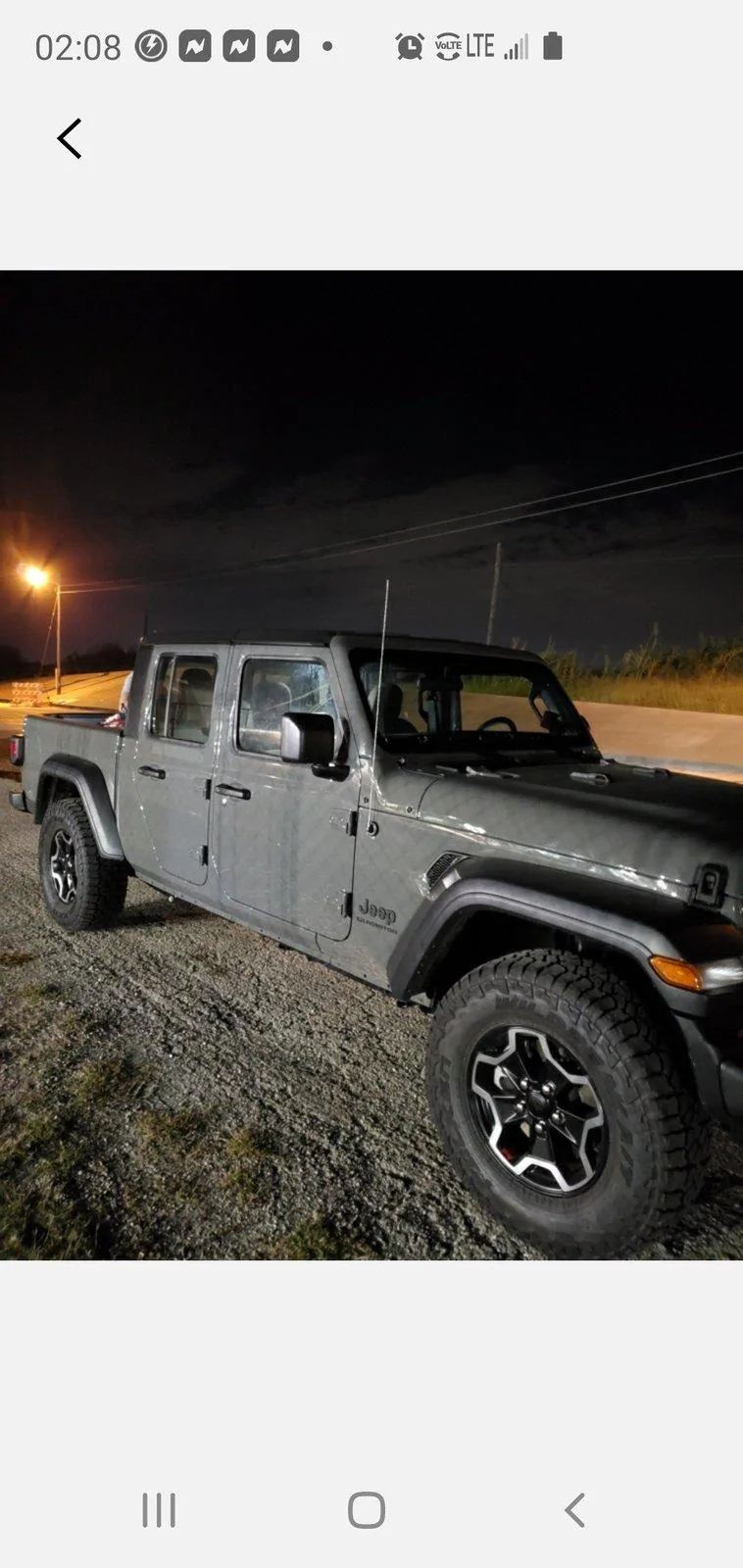 Jeep Gladiator Decision time! I’m torn 3 ways...Help! Screenshot_20201017-020819_Messages