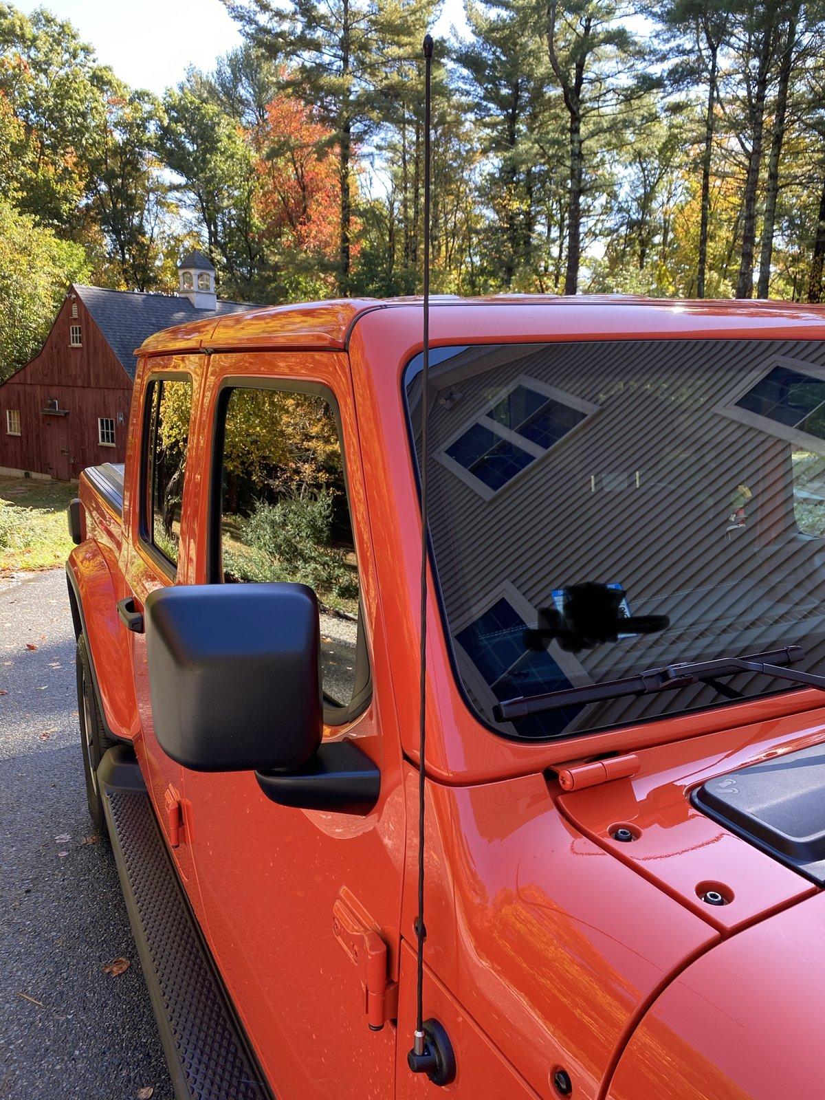 Jeep Gladiator Change look of stock FM antennae (silver) 232623A6-B395-4735-A3E3-8DF57DEB7182