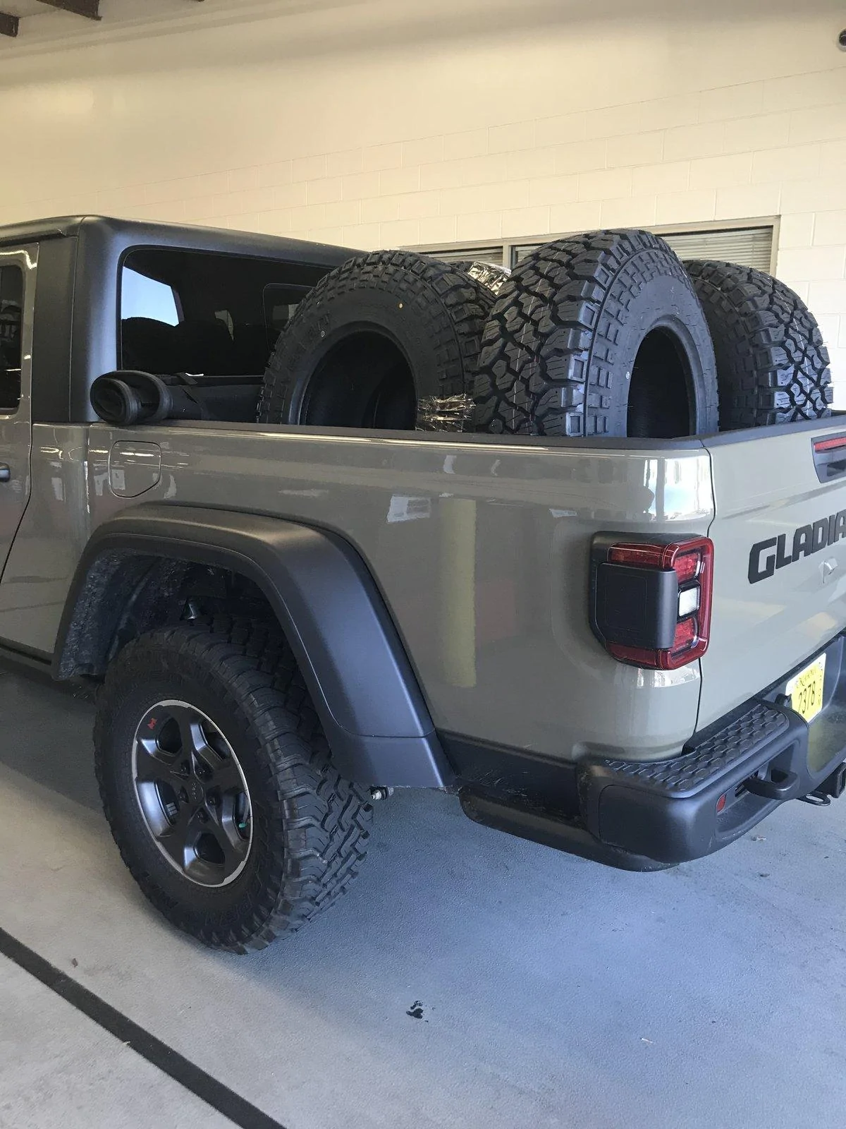 Jeep Gladiator Gator Swamp Fox 0D83A85F-AE3B-488B-AC8F-92183A2BF918