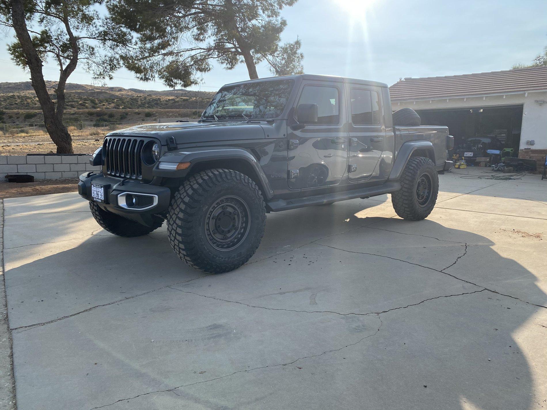 Jeep Gladiator STING GRAY Gladiator JT Club FBF0C270-7133-486F-9BC2-8DA9EC2DBEF6
