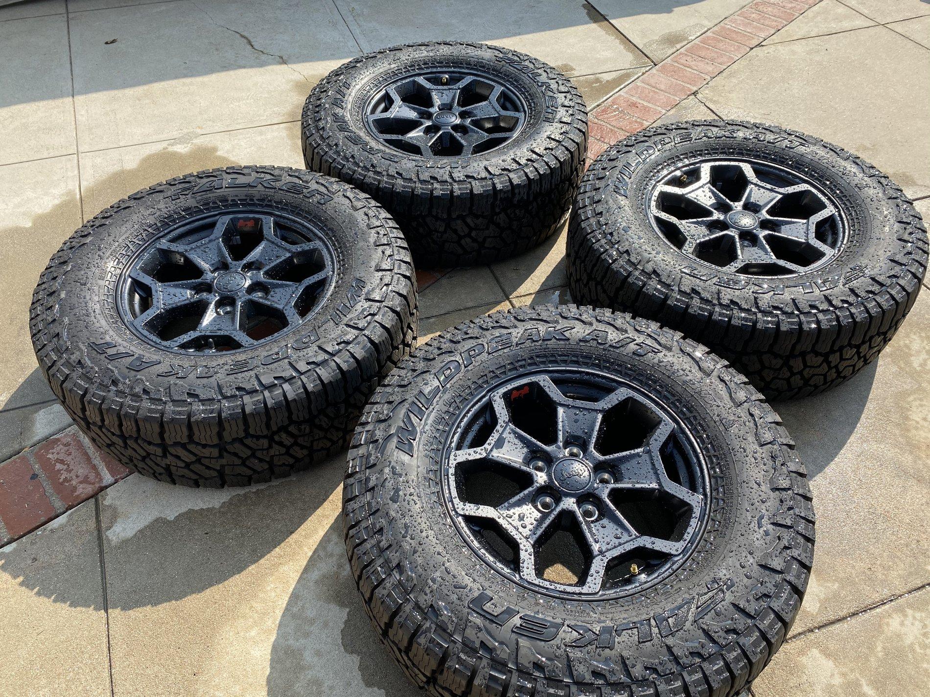 Jeep Gladiator Launch Edition Wheels and Tires CF833538-1B27-44F5-AE9D-1FDE64FA7B7A