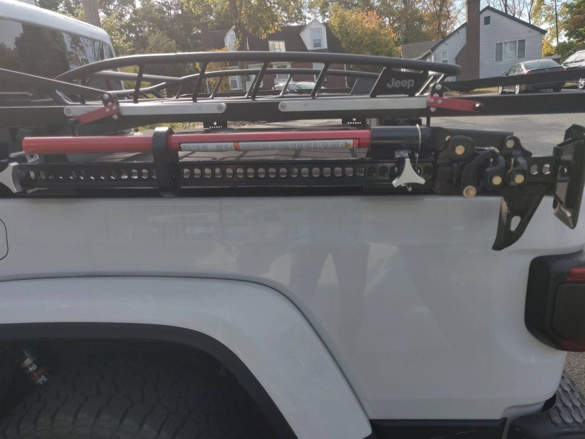 Jeep Gladiator Hilift Jack mounted on Voodoo Cross Bars IMG_20201018_105335