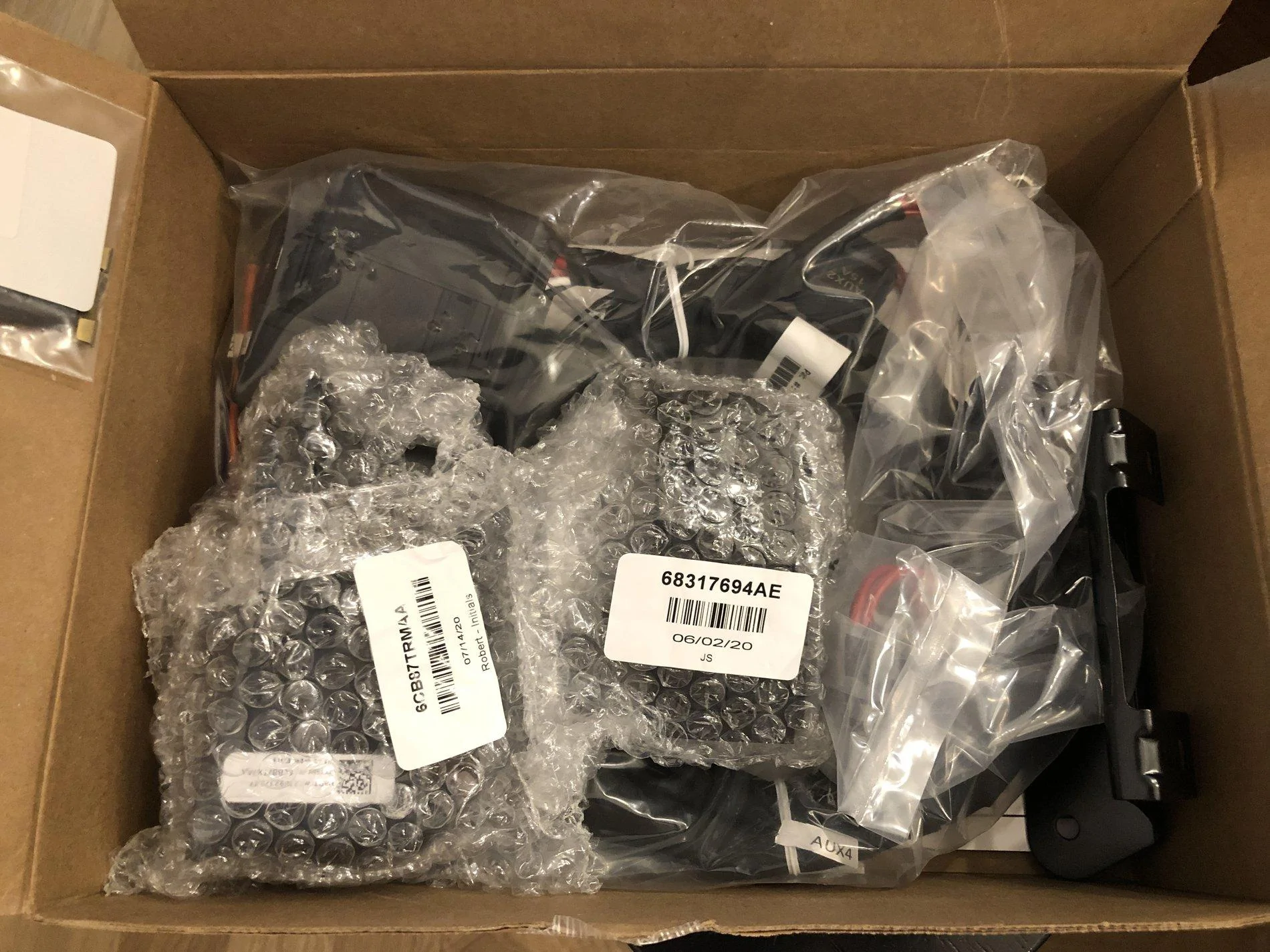 Jeep Gladiator Factory Aux Switches New In Box IMG_3461