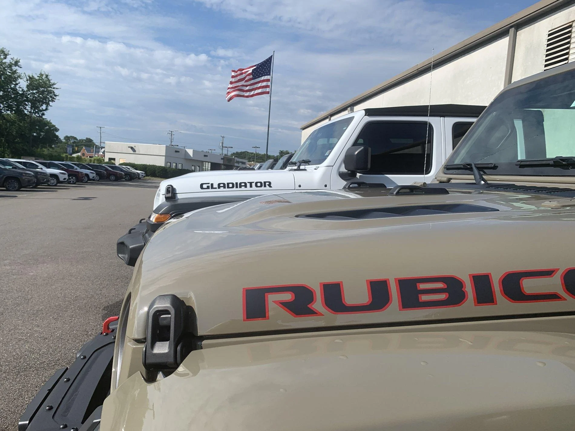 Jeep Gladiator Daniel’s super white JT Sport S max tow F2ED8880-CFEA-49F7-BE47-F6387F1F599B