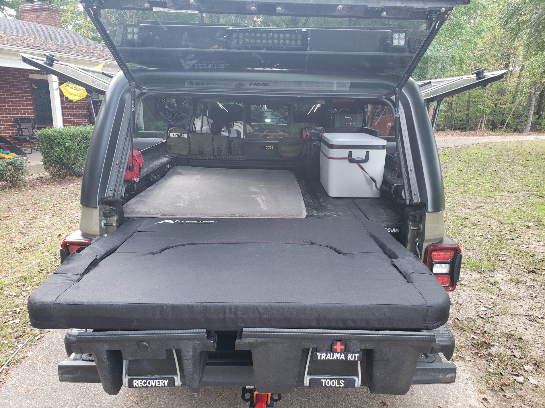 Jeep Gladiator Clyde gets organized with A.R.E. topper and Decked system 20201018_162420