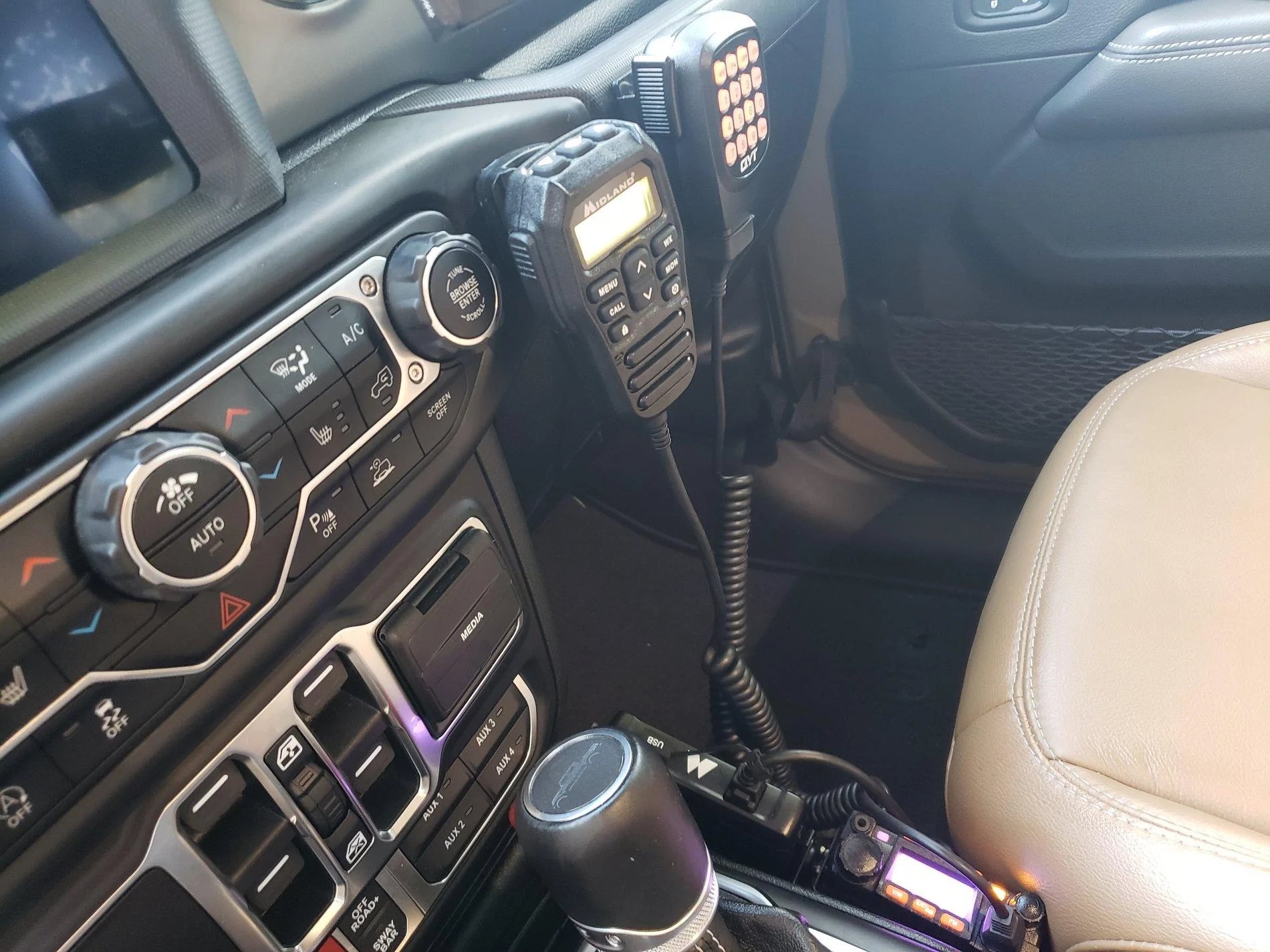 Jeep Gladiator Clyde gets organized with A.R.E. topper and Decked system 20201018_170022