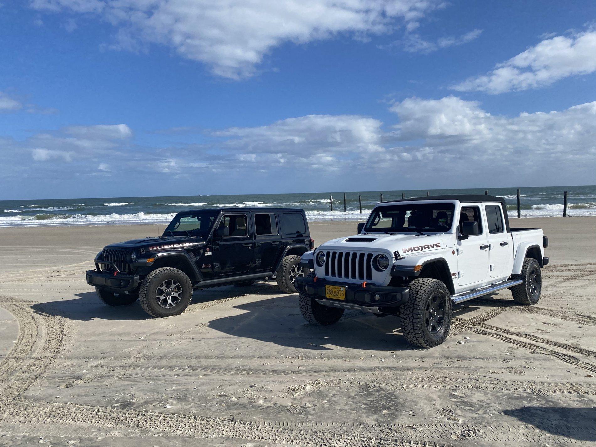 Jeep Gladiator MOJAVE Edition Gladiator JT Club B4663BDC-53C7-4896-B917-A7289E820C04