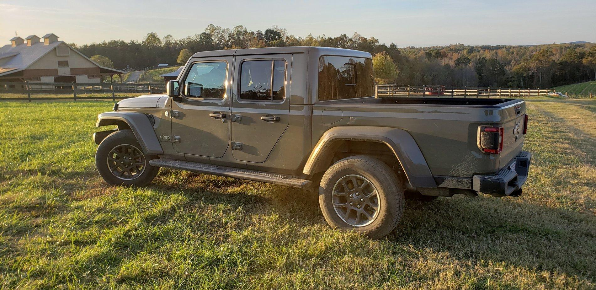 Jeep Gladiator Gladiator Glamour Shots gladiator divine llama