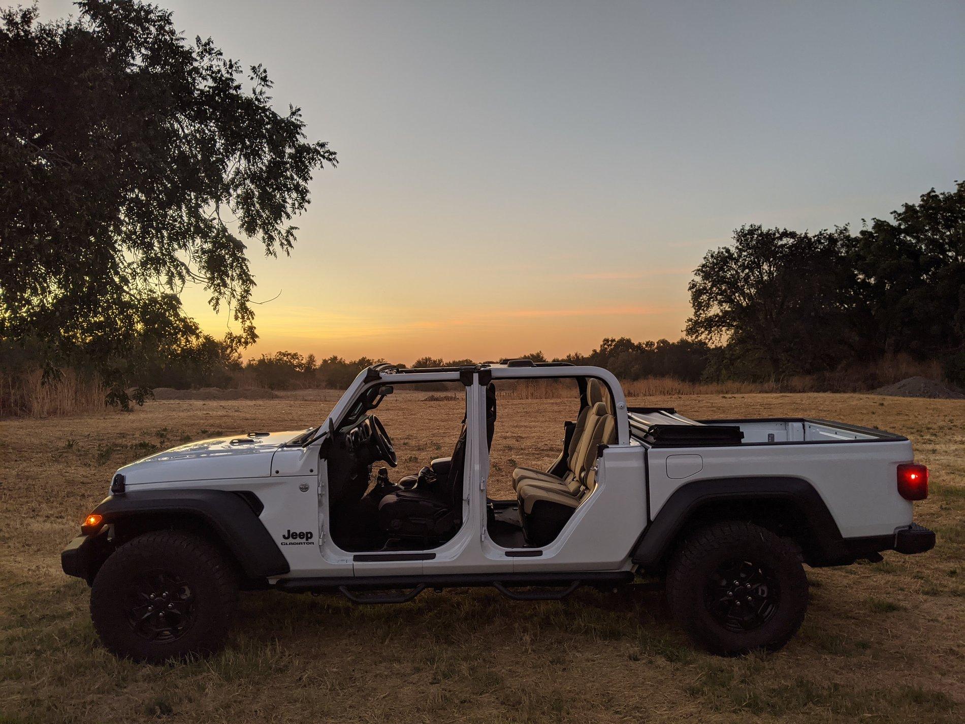 Jeep Gladiator Foot pegs? PXL_20201019_013713607