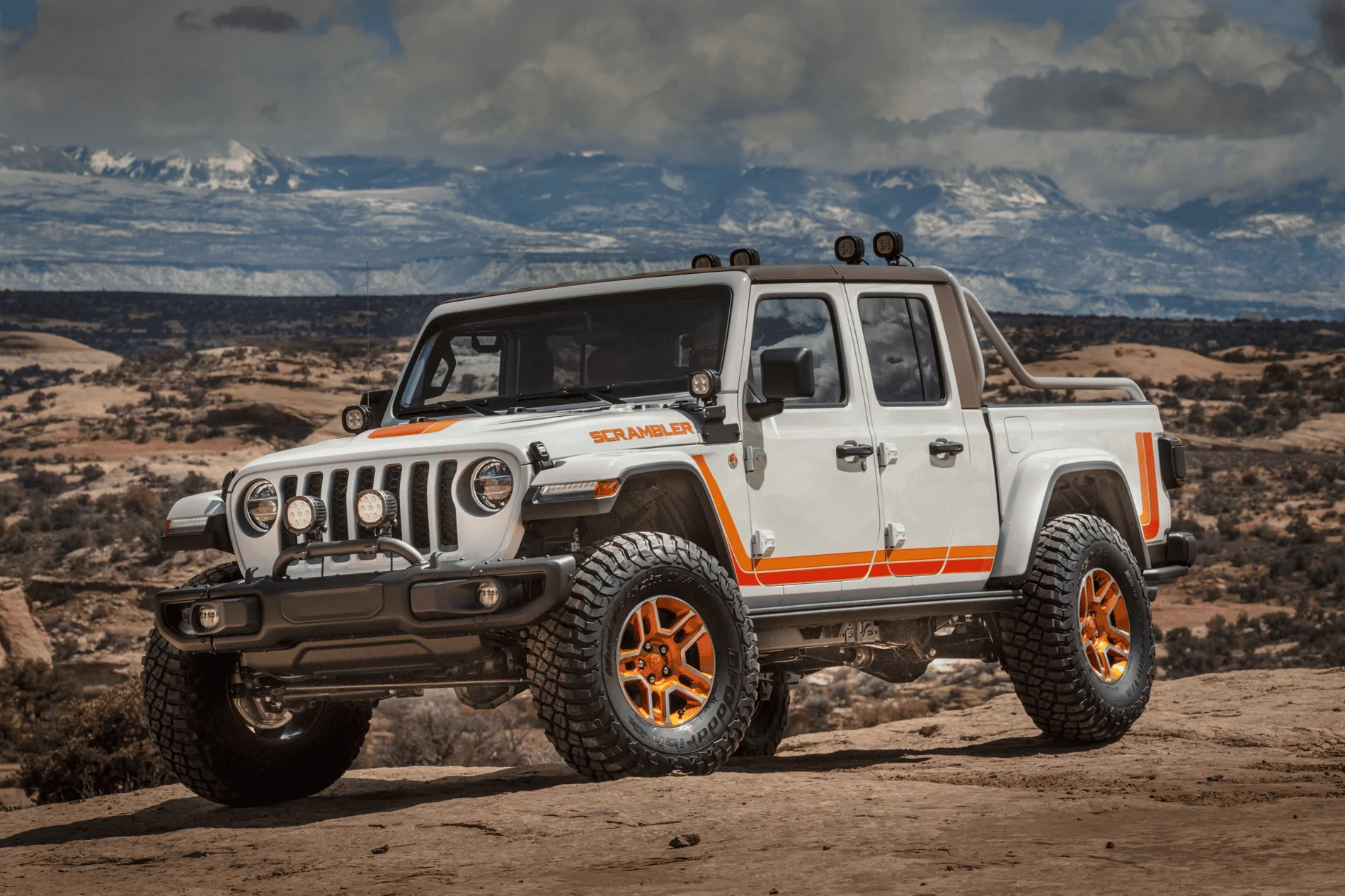 Jeep Gladiator White JT accent color... 1603131751139