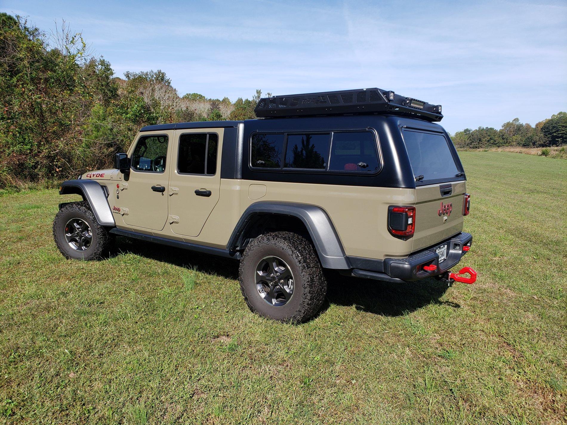 Jeep Gladiator Clyde gets organized with A.R.E. topper and Decked system 20201019_112609