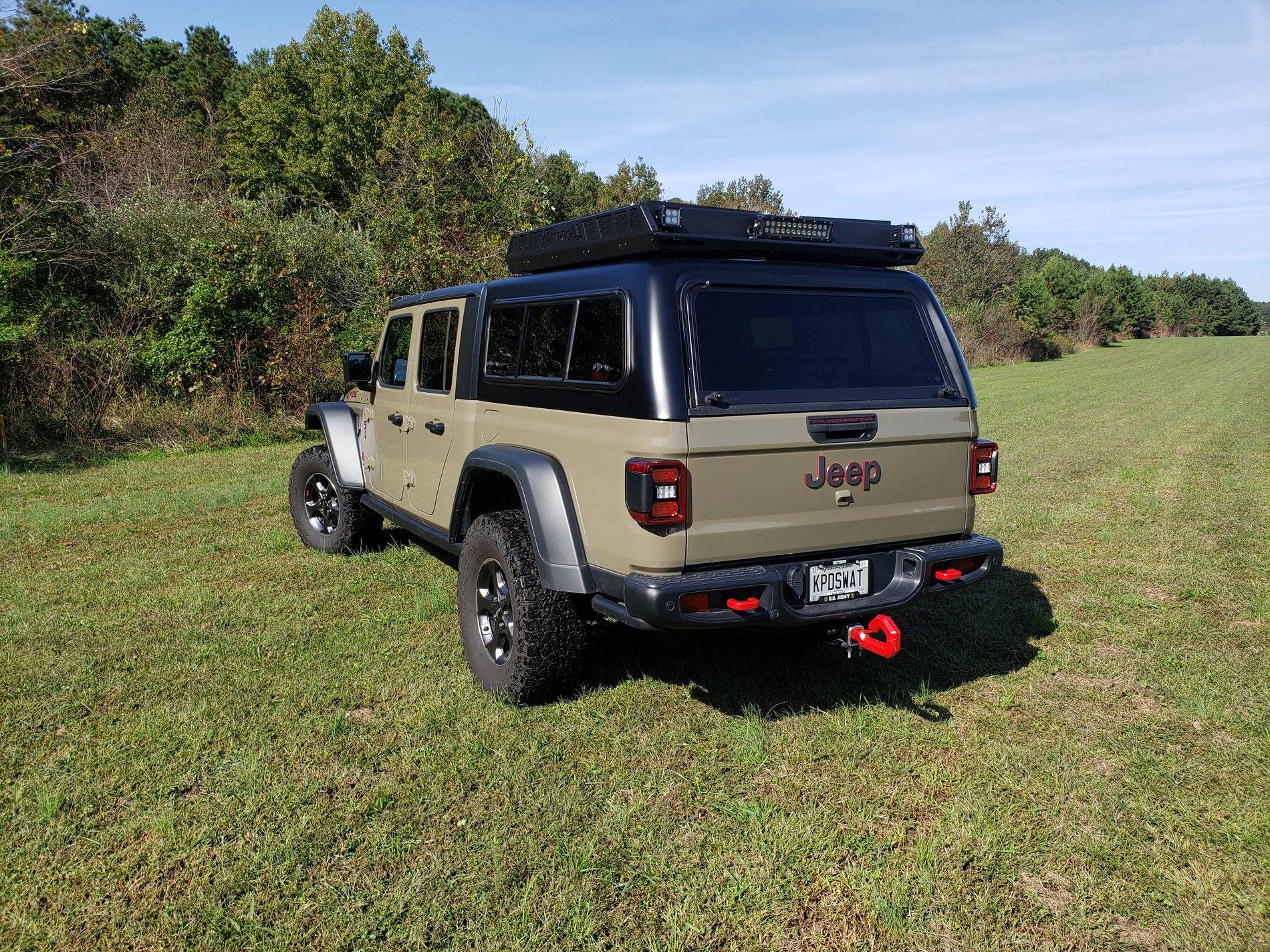 Jeep Gladiator Clyde gets organized with A.R.E. topper and Decked system 20201019_112605