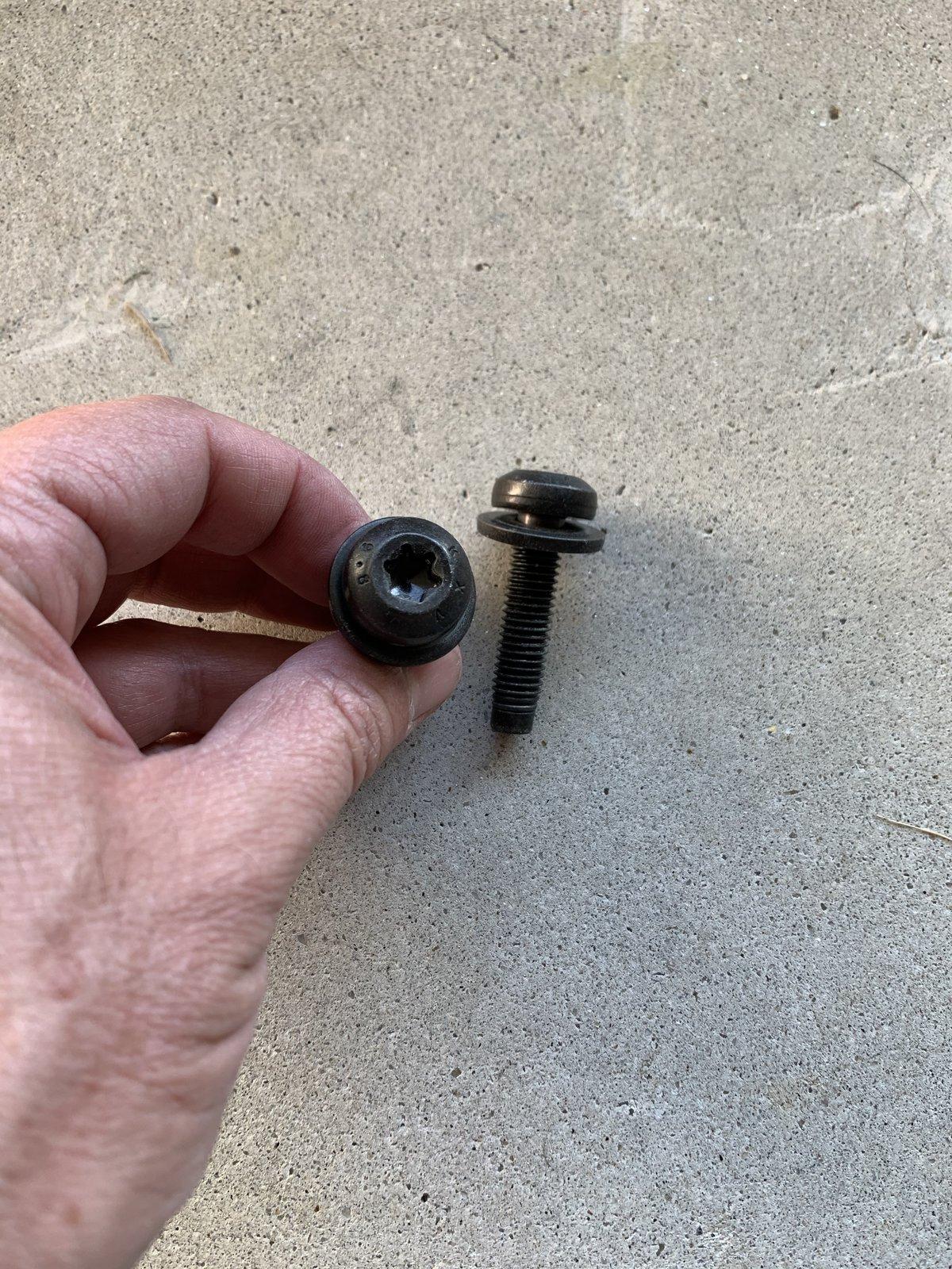 Jeep Gladiator Problem - installed the MOPAR Class IV receiver hitch on my Rubicon A30A8726-2678-4DD3-9761-A85298321155