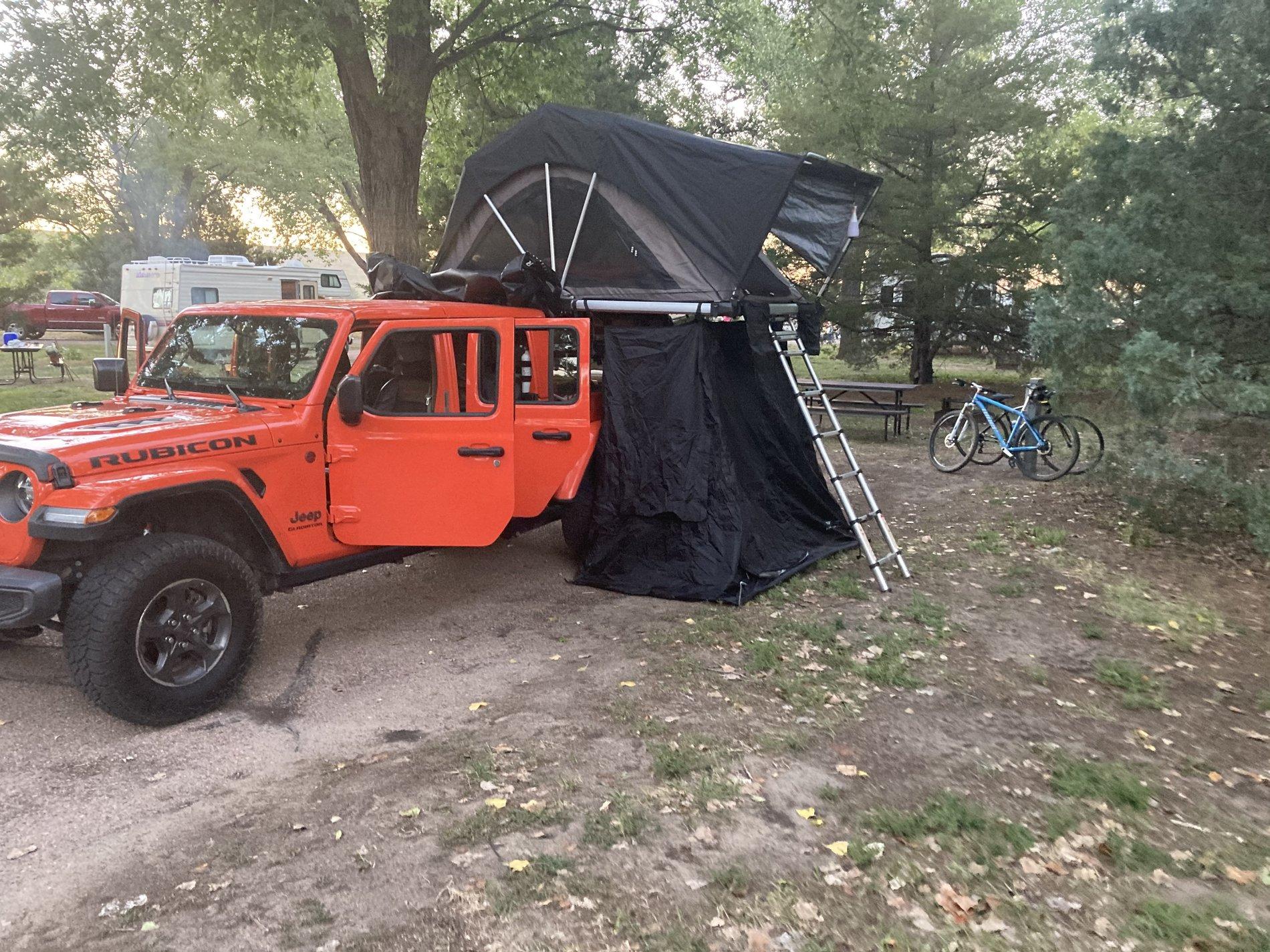 Jeep Gladiator Bed Rack and Roof Top Tents F32024CE-B052-4F81-A528-809F45C45DAA