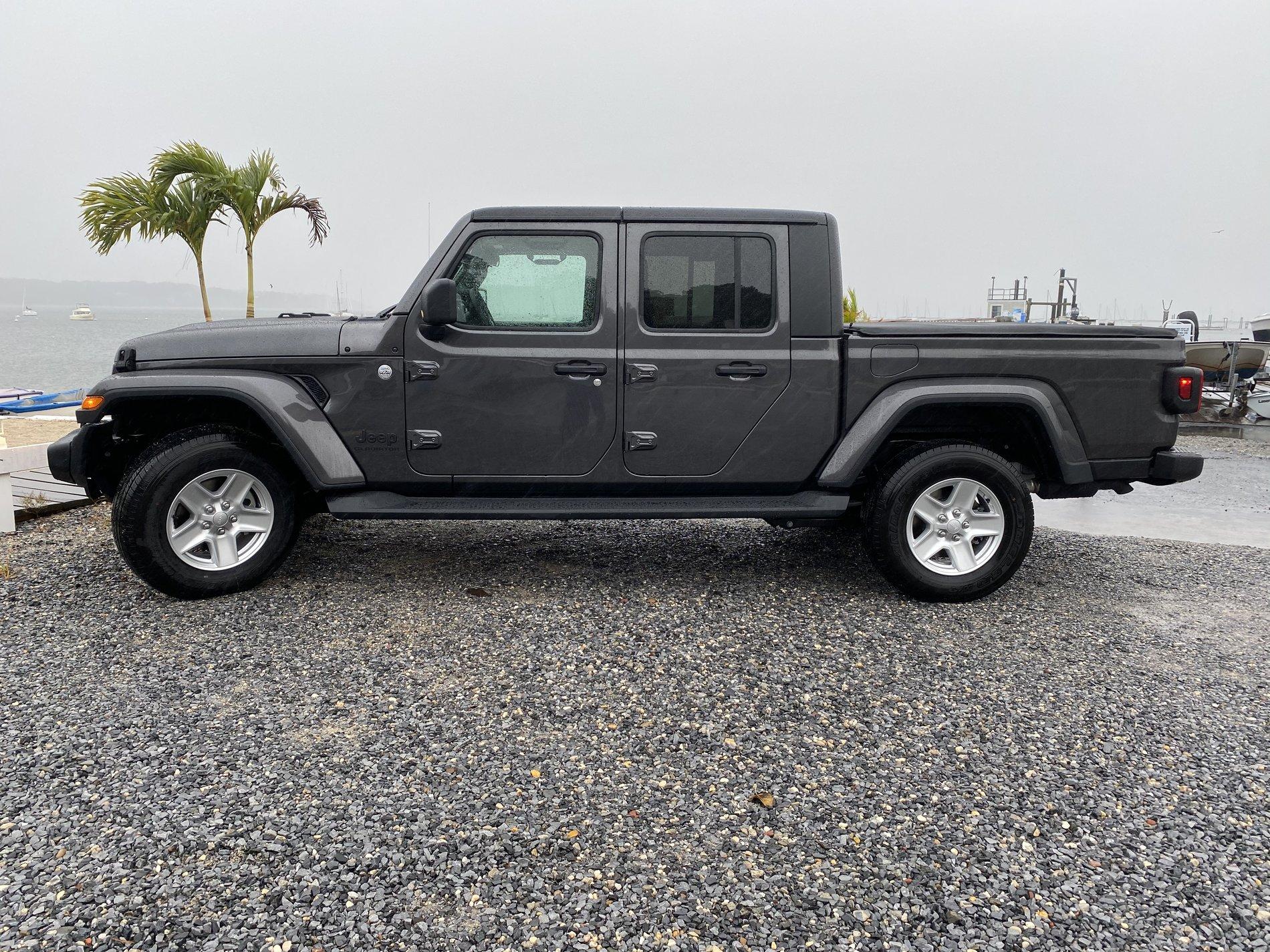 Jeep Gladiator Gladiator Glamour Shots 654AABF0-DC6C-426B-ACBF-E31BE2473541