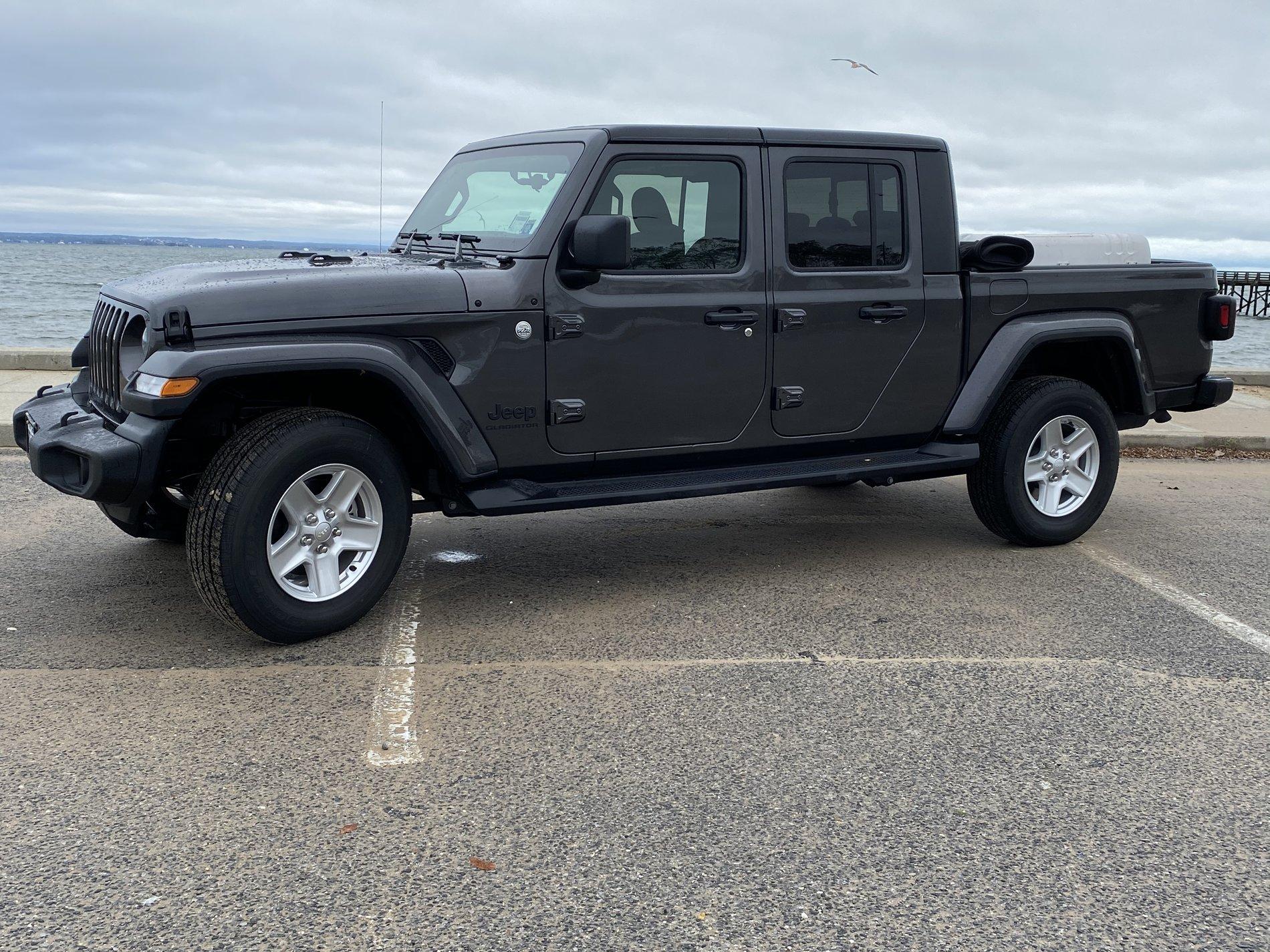 Jeep Gladiator Gladiator Glamour Shots 4A69B837-F97B-4B66-AFC8-6A9526B6B0DE