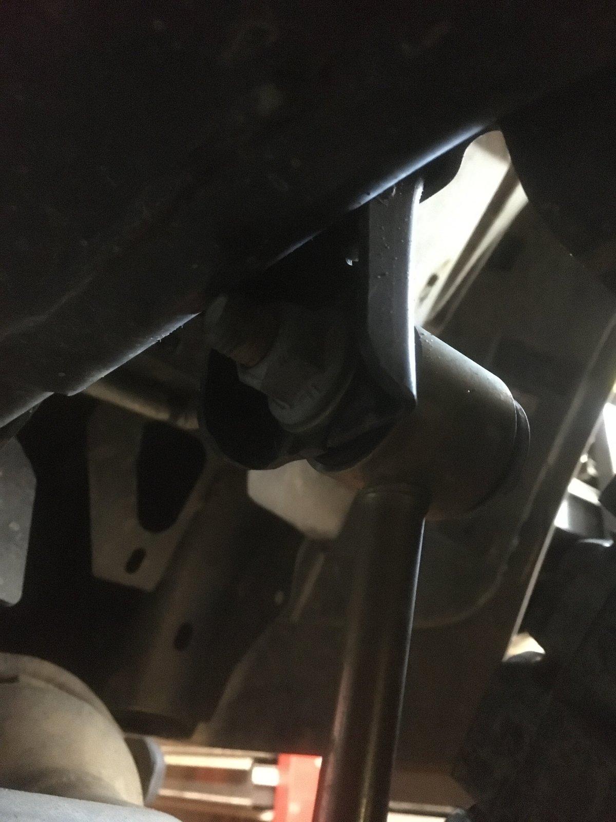 Jeep Gladiator Missing bolt 16948314-2BFB-4E7E-BE13-98AB8DA52349