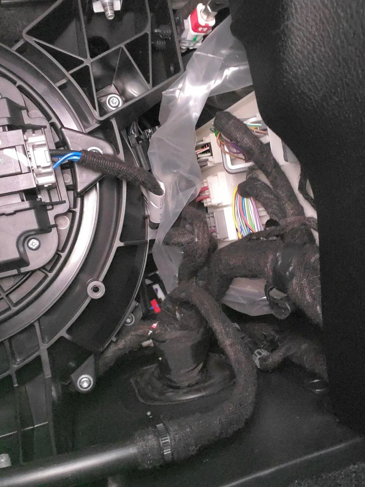 Jeep Gladiator Missing interior Aux switch wiring (solved) 20201020_171113