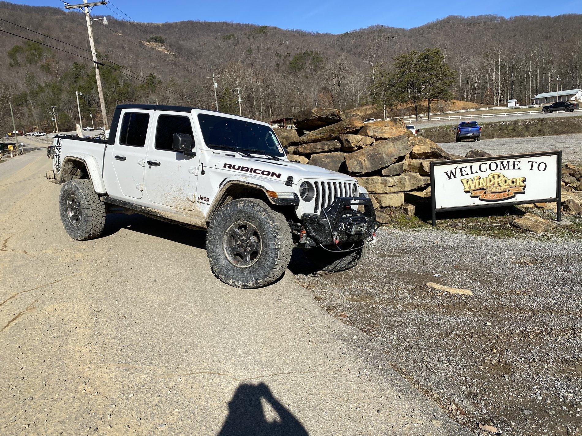 Jeep Gladiator Anyone running 37’s? D39B7D03-AB24-4BBD-8A96-F059E710C864