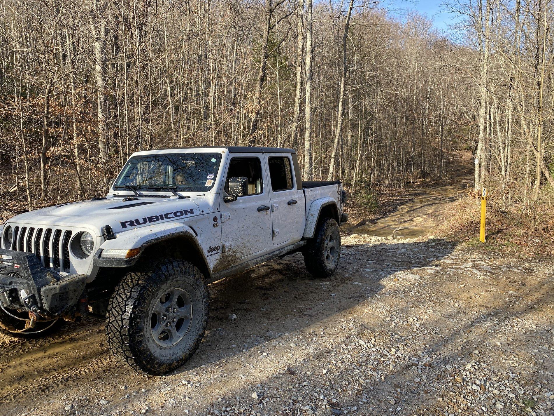 Jeep Gladiator Anyone running 37’s? AB284725-C03C-4693-AEE2-8B2FB474D110