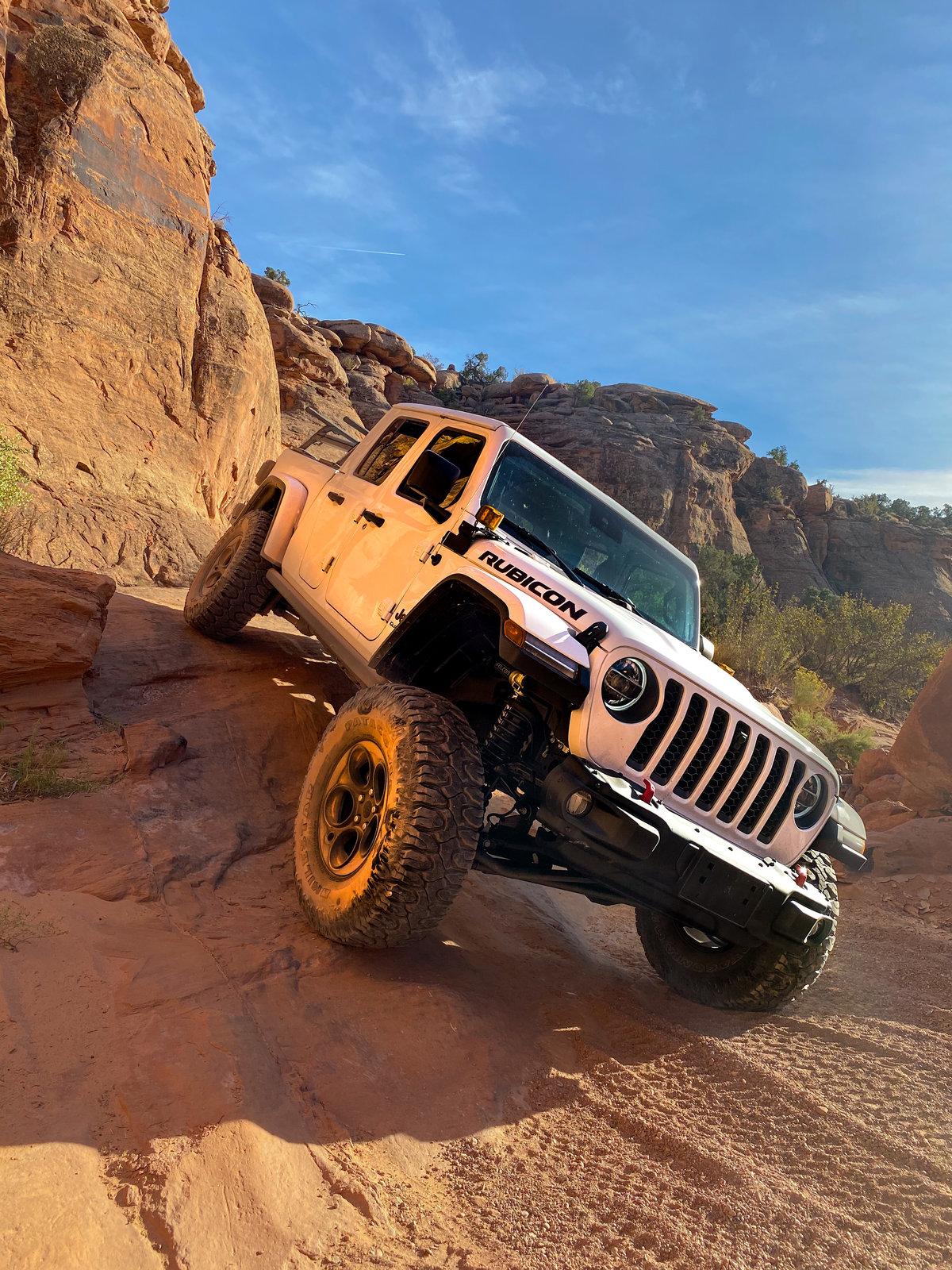 Jeep Gladiator Gladiator Glamour Shots F838DE7C-0813-4269-B92B-22C6075938BE