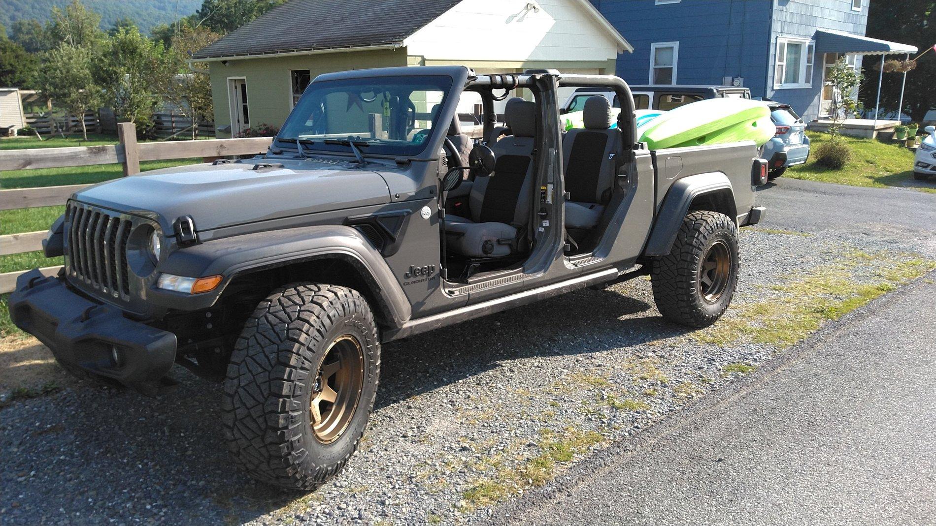 Jeep Gladiator Lets see those 17" RIMS ! KIMG1677.JPG