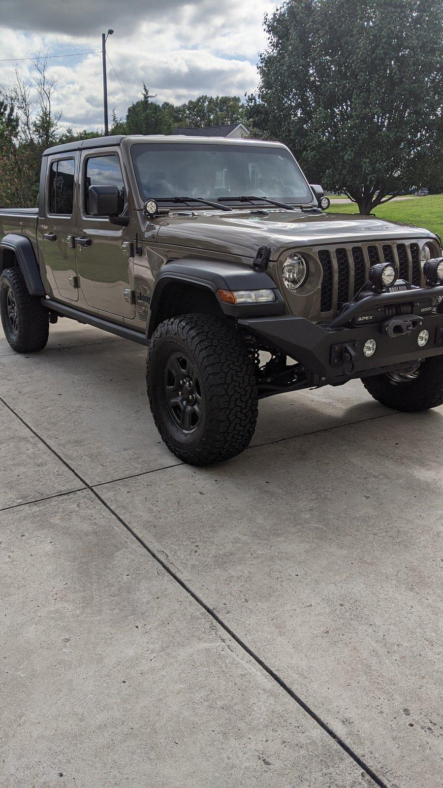 Jeep Gladiator Lets see those 17" RIMS ! PXL_20200913_201537030