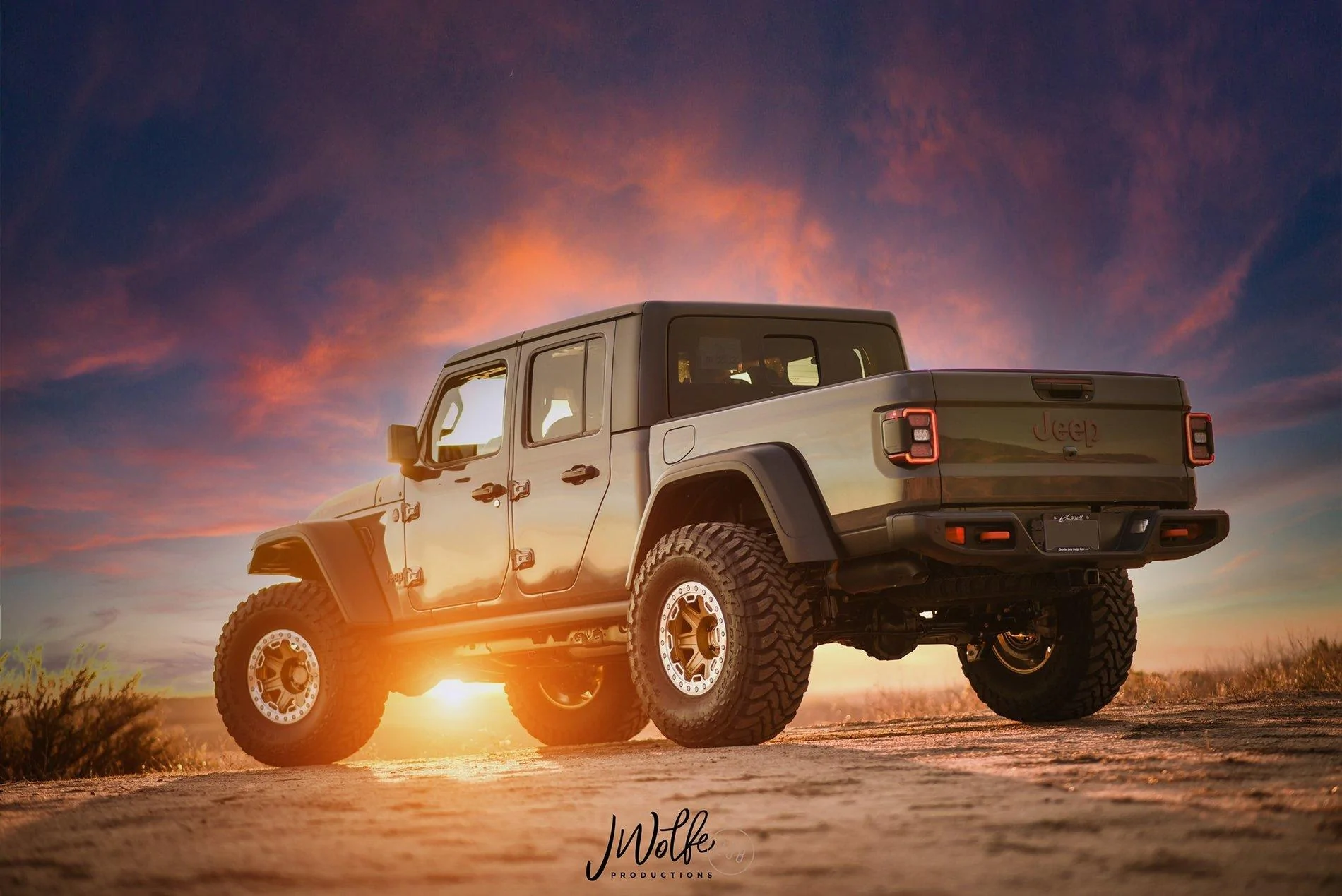 Jeep Gladiator Lets see those 17" RIMS ! 122527000_10221518957741819_4241610294160265804_o