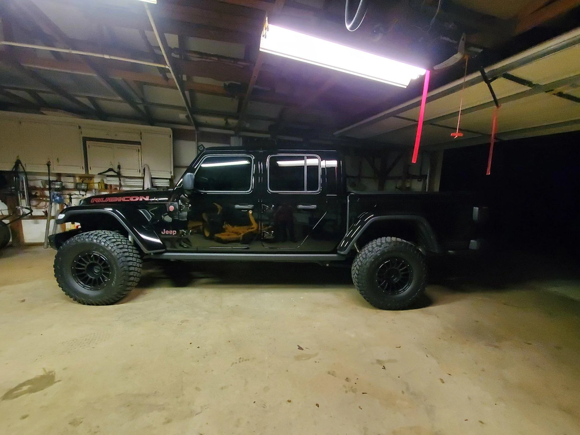 Jeep Gladiator Lets see those 17" RIMS ! 20201015_210316