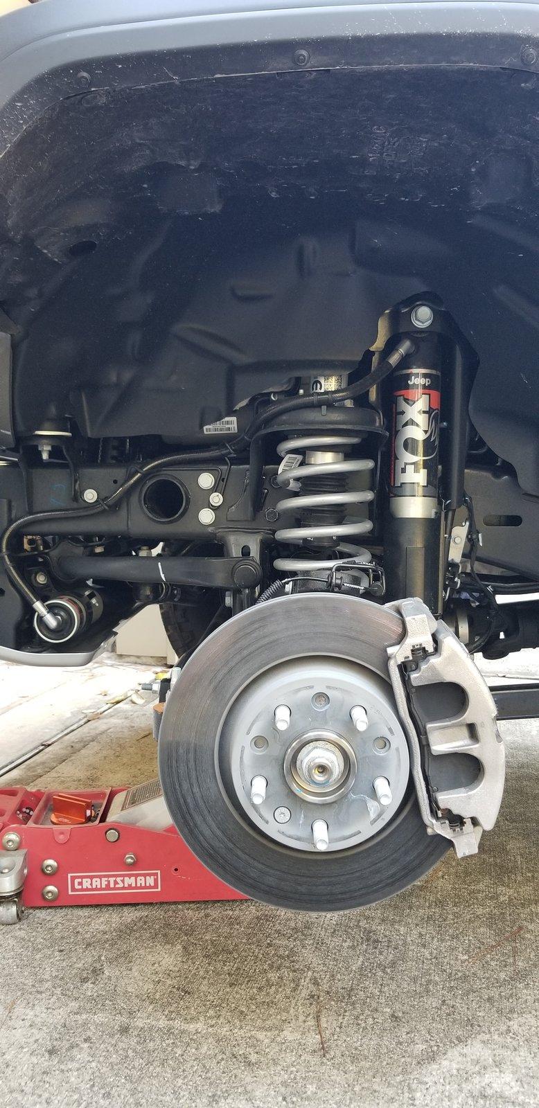 Jeep Gladiator Mojave wheel/shock/steering knuckle clearance 20201016_172536