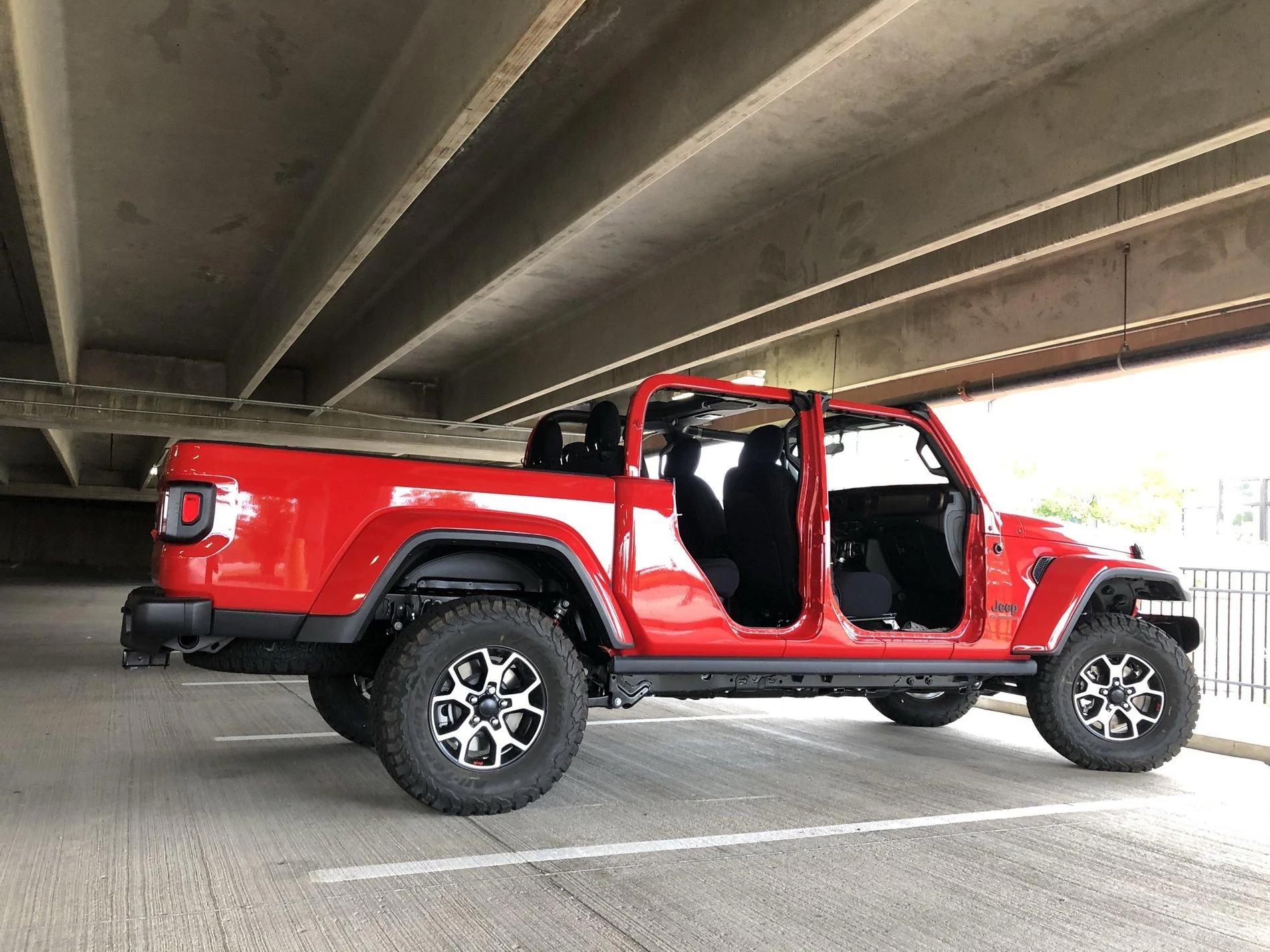 Jeep Gladiator Sport S w/ Rubicon suspension, 1.5” leveler & 33s D970FF59-FBA4-47F7-B4D7-C4C91AFAD3CC