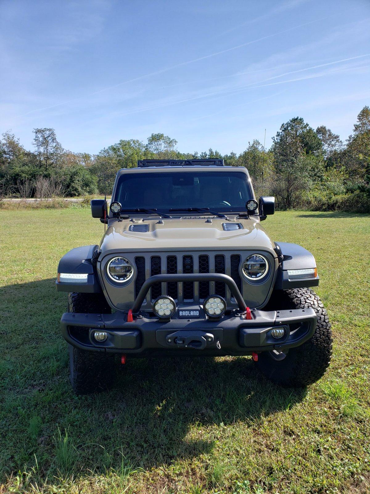 Jeep Gladiator Clyde gets organized with A.R.E. topper and Decked system 20201019_112637-