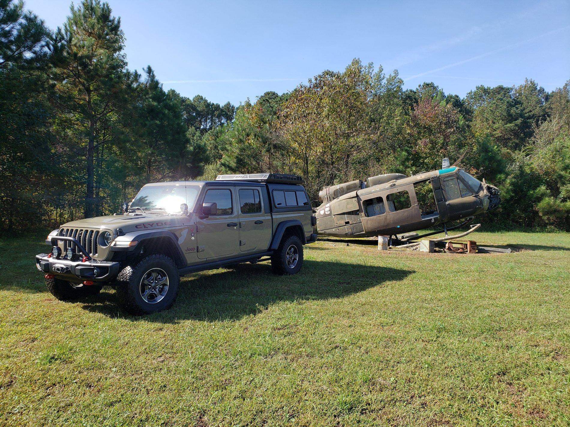 Jeep Gladiator Clyde gets organized with A.R.E. topper and Decked system 20201019_112759-