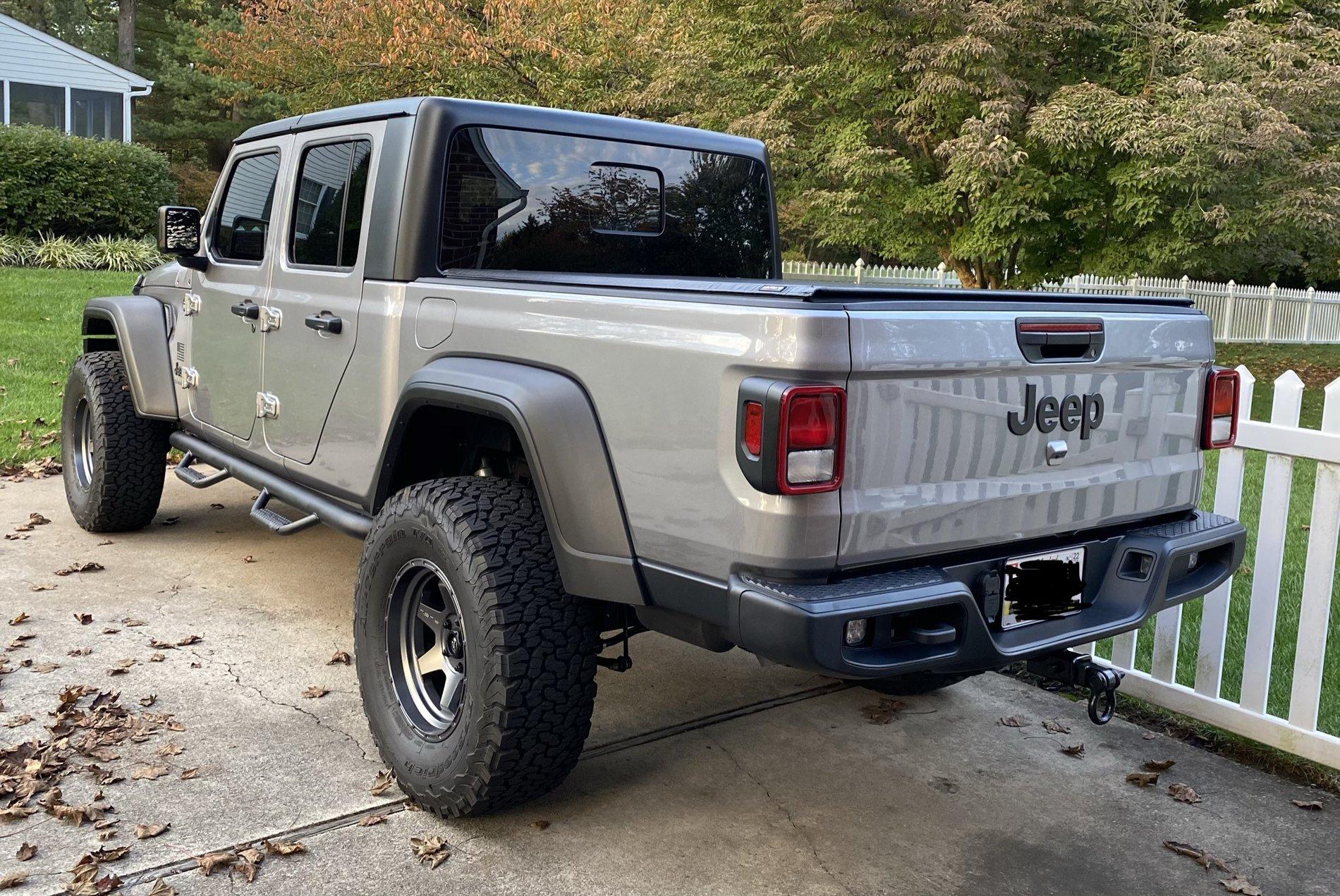 Jeep Gladiator Anybody else order a hardtop after JT purchase? 6289C0C1-71BA-4C8F-903D-D30AF914E377