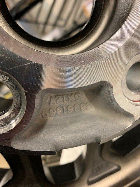 Jeep Gladiator Mopar Simulated Beadlock (77072466AB), 35s, no lift Pattern