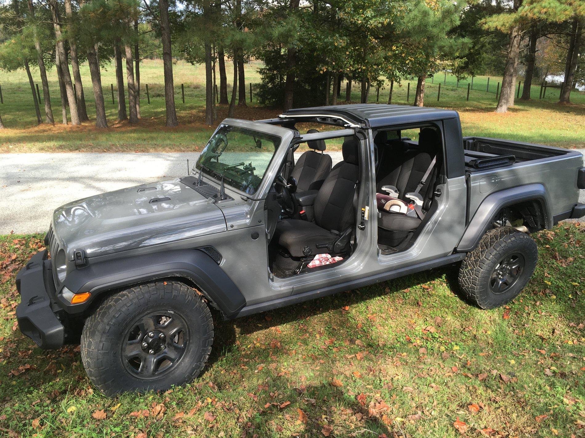 Jeep Gladiator bigger tires on unlifted Sport S IMG_6029.JPG