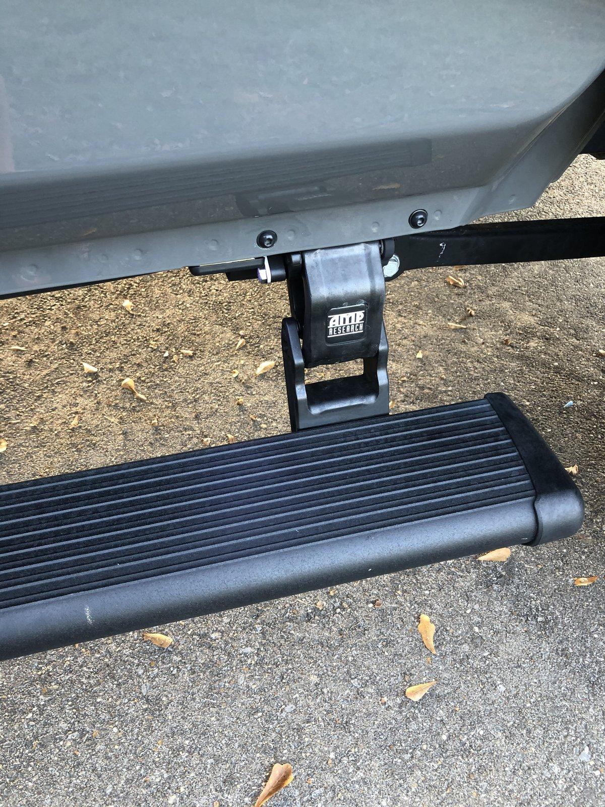 Jeep Gladiator WTT Amp Research Steps “Sliders” for ADD 7991780E-6B02-4008-9B99-9378171CAF53