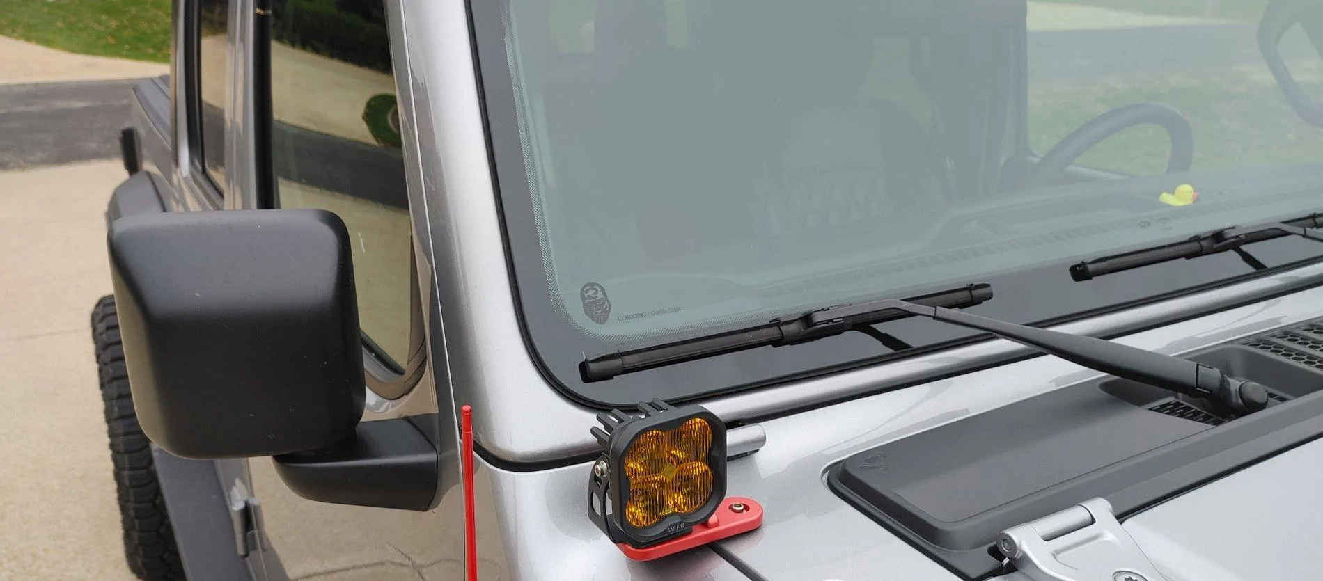 Jeep Gladiator Joined the Gladiator cracked window club 1020201451a