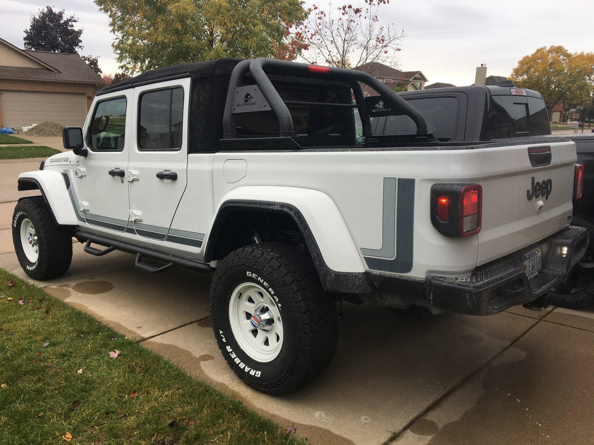 Jeep Gladiator Lets see those Sport S Gladiators with 35" tires and wheels !! Roll Bar and side steps