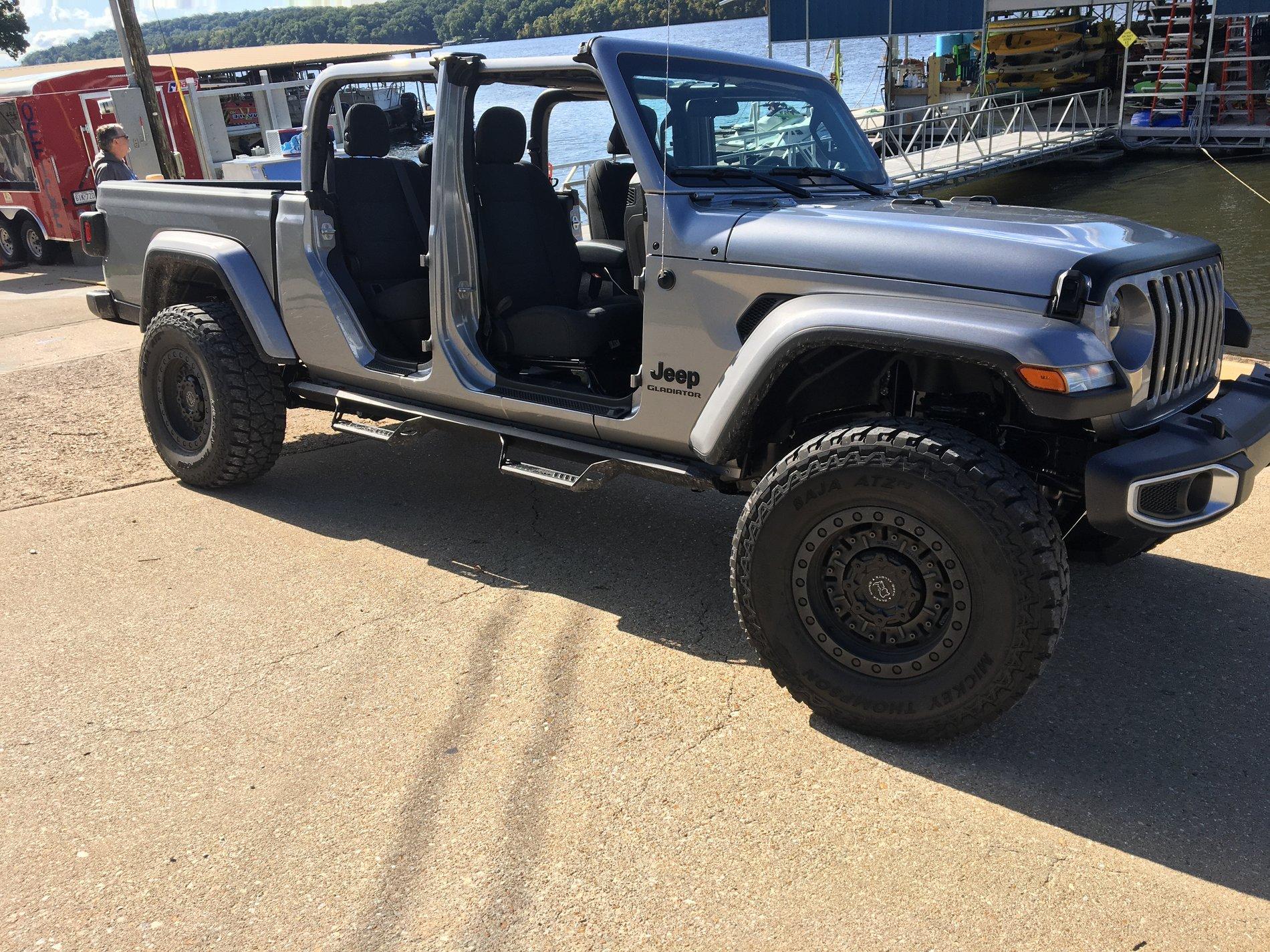 Jeep Gladiator Lets see those 17" RIMS ! 5A4E3918-911E-46EA-9921-75327D4D193F