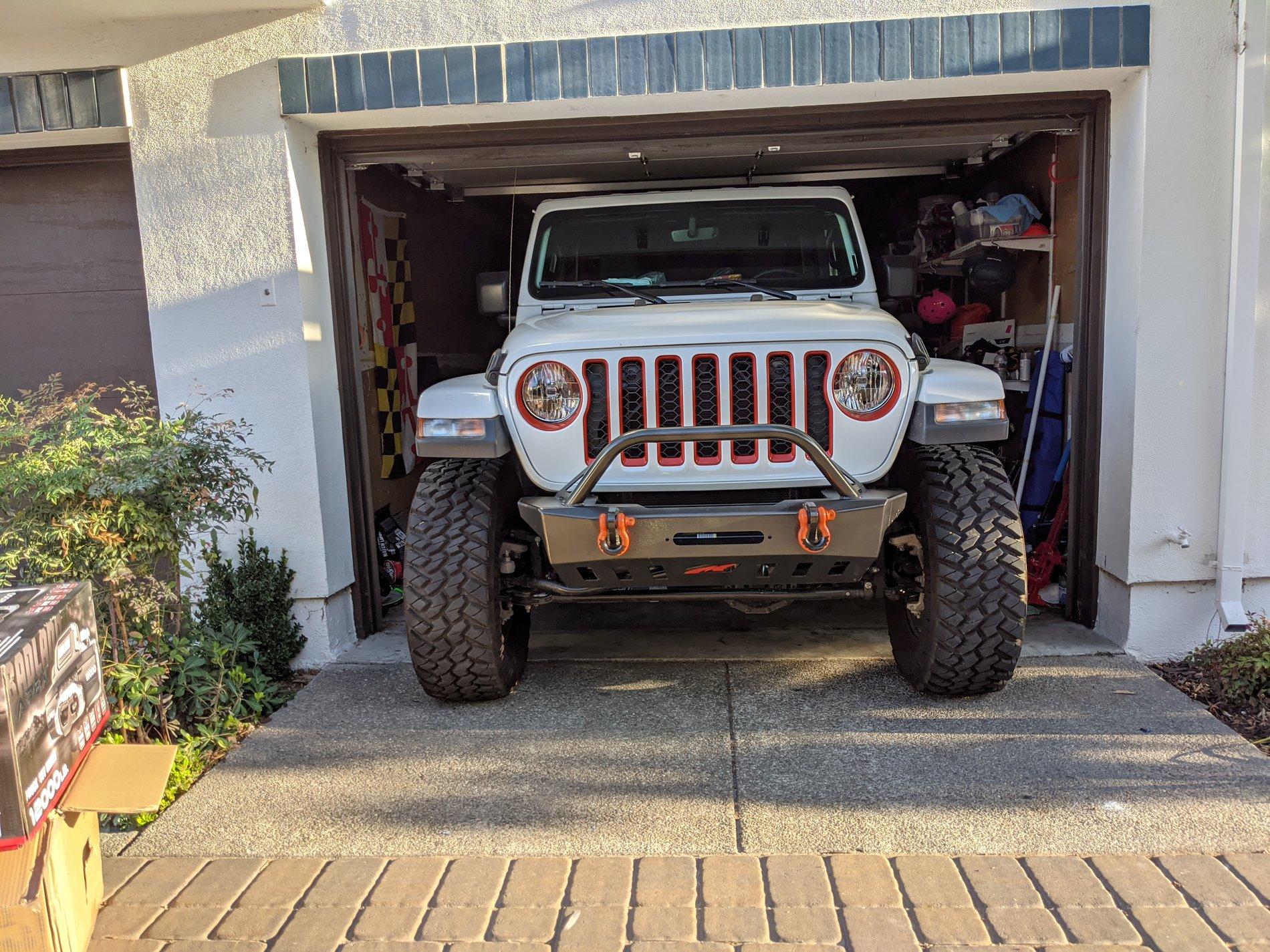 Jeep Gladiator Show me stubby bumpers options with skid plate PXL_20201027_000410263