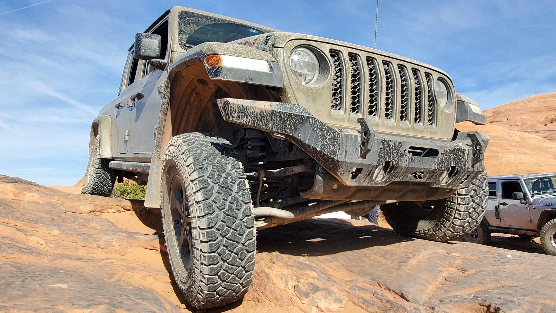 Jeep Gladiator Kenda Klever R/T KR601 35x10.50R17 20201023_110122
