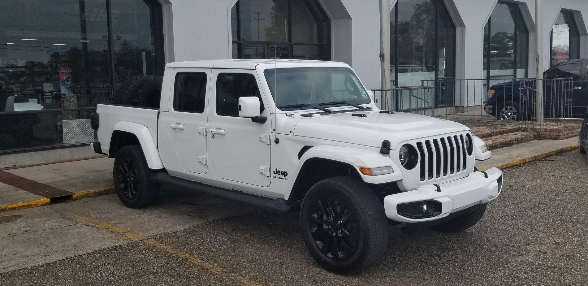 Jeep Gladiator Bought a new Gladiator High Altitude for my wife 20201026_084052