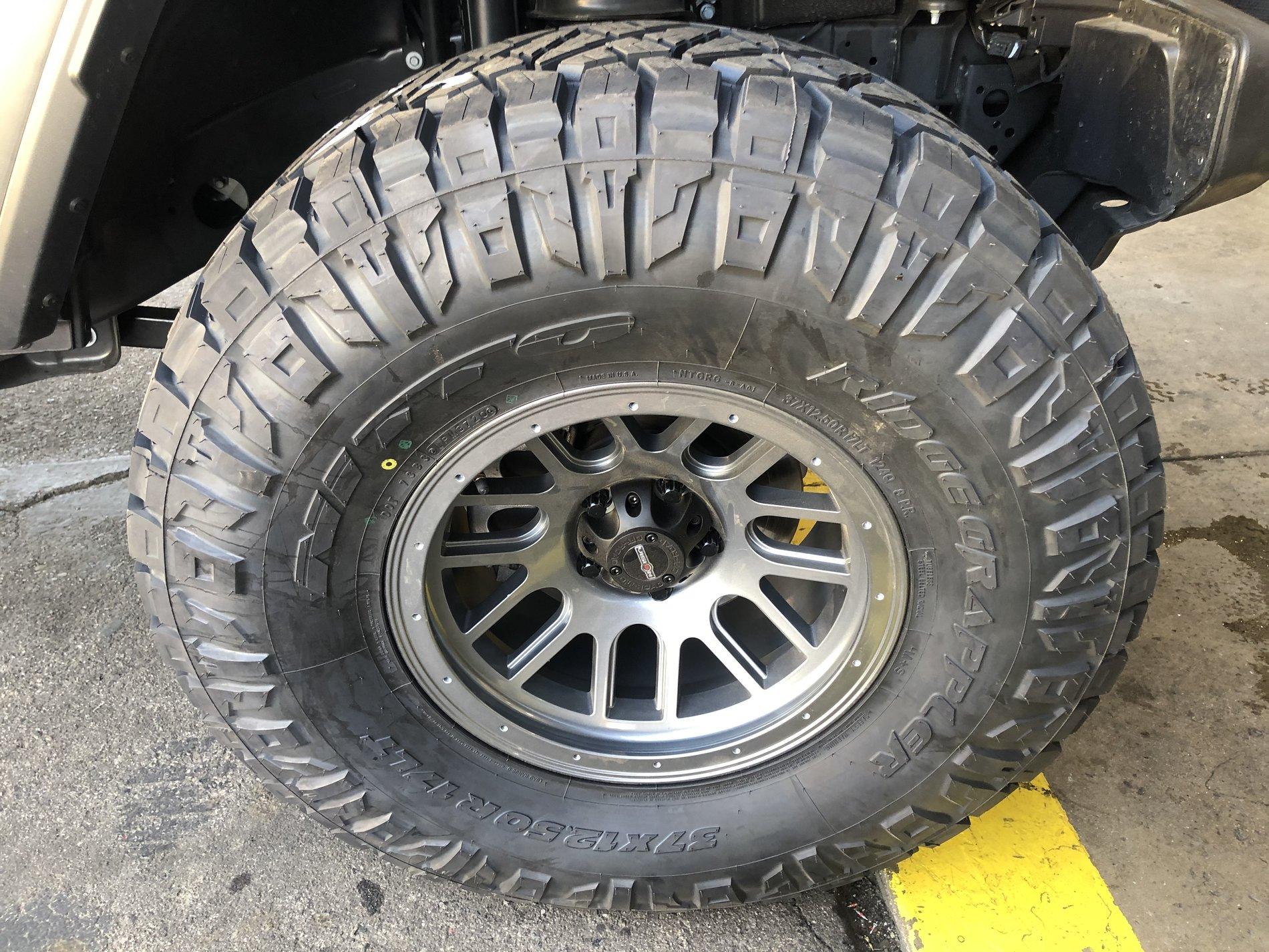 Jeep Gladiator Lets see those 17" RIMS ! C88B09CA-4749-4232-9107-D03BC0FD4BC4