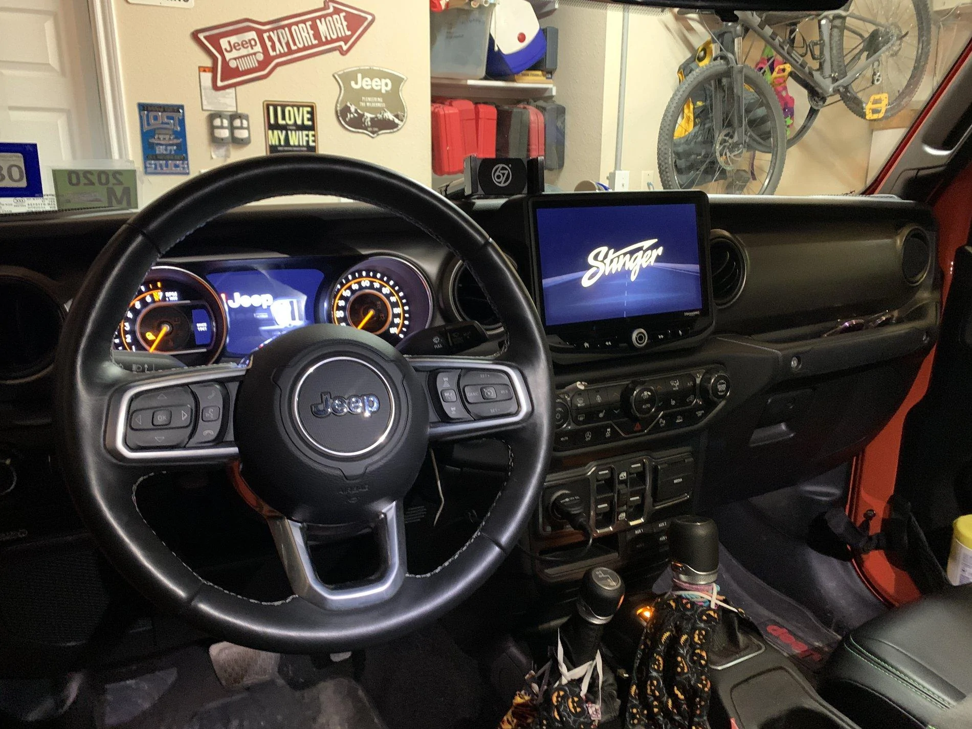 Jeep Gladiator Stinger Off Road 10” Radio Replacement IMG-3803